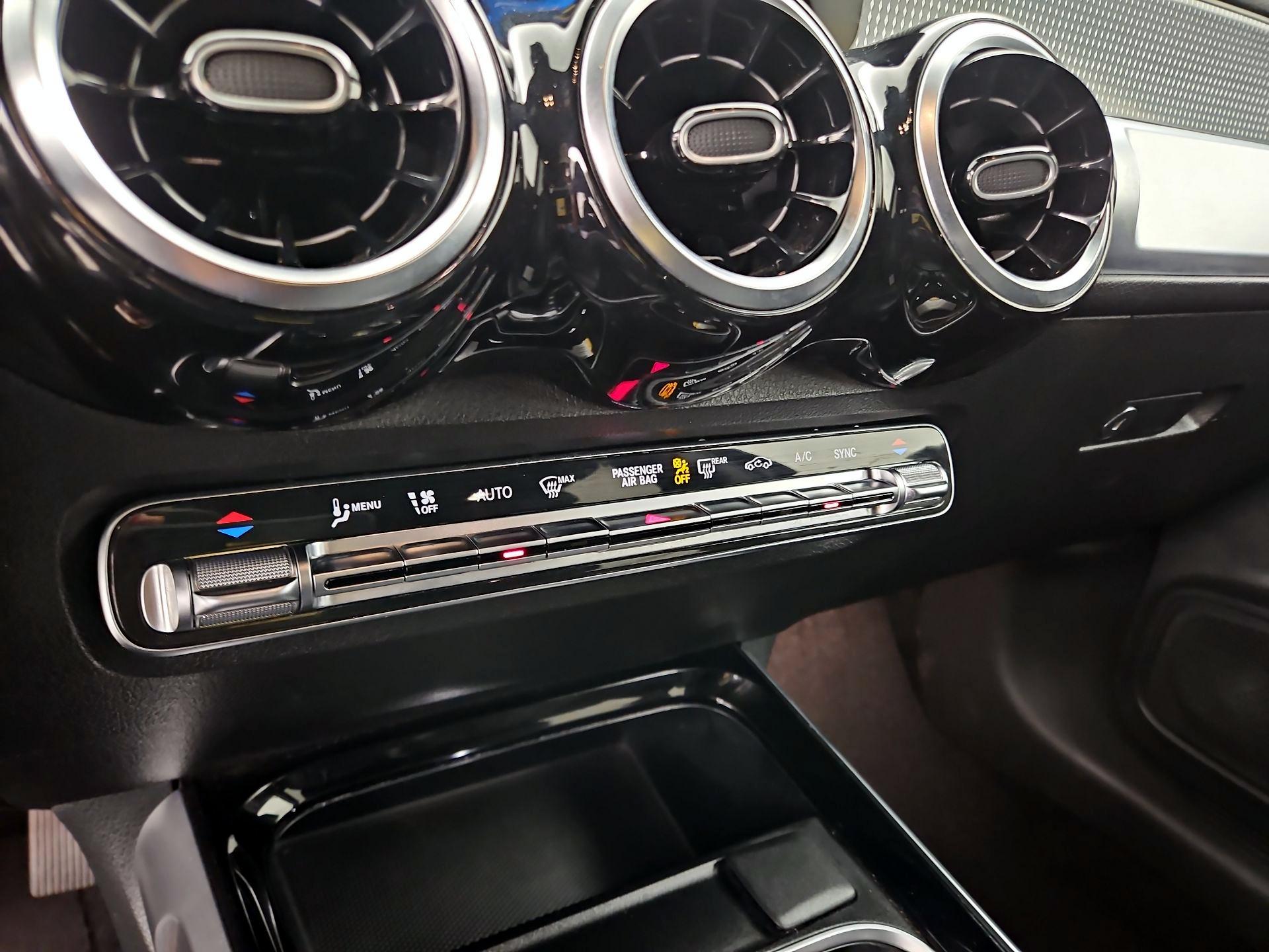 Thumbnail: 2023 Mercedes-Benz GLB - 14