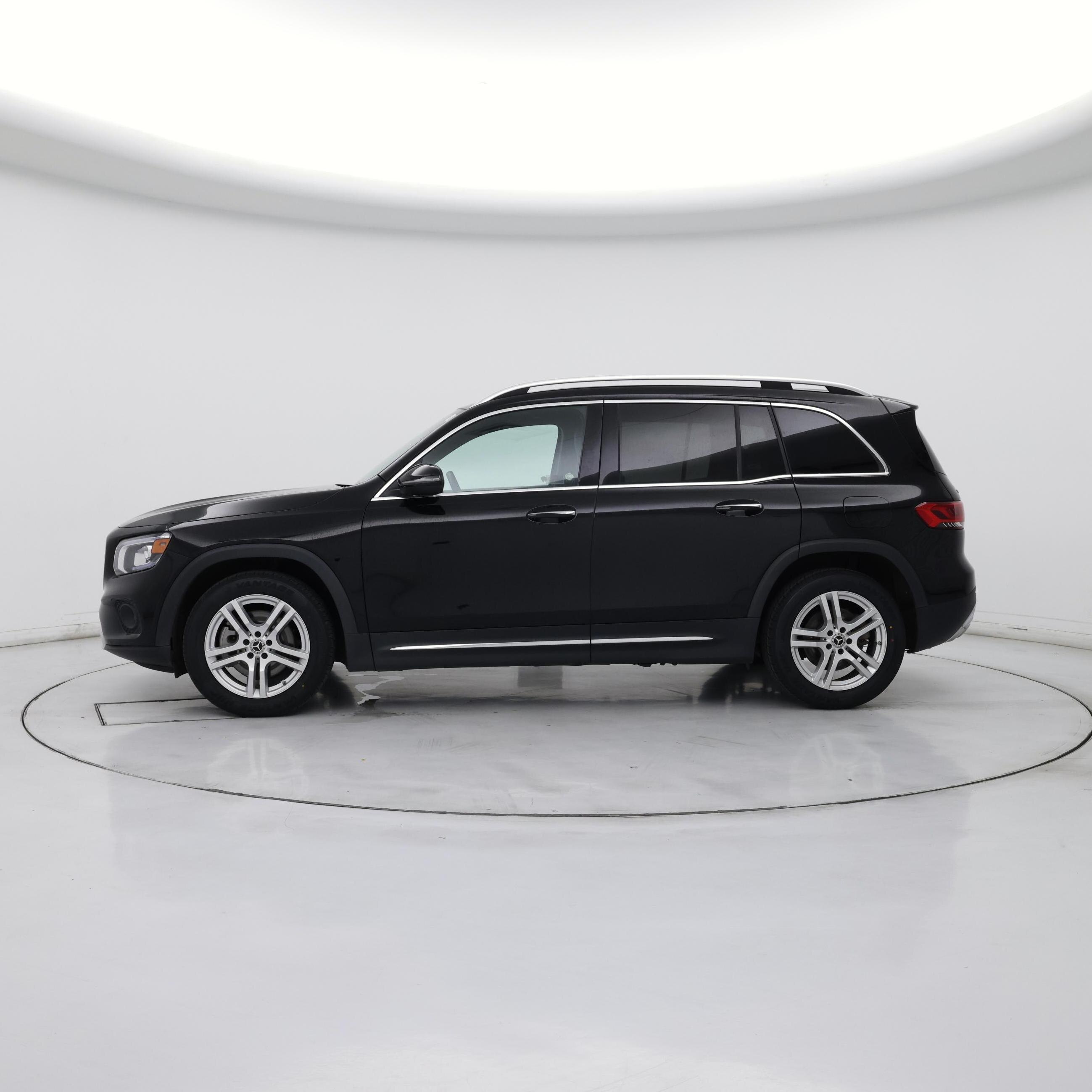 Thumbnail: 2023 Mercedes-Benz GLB - 3