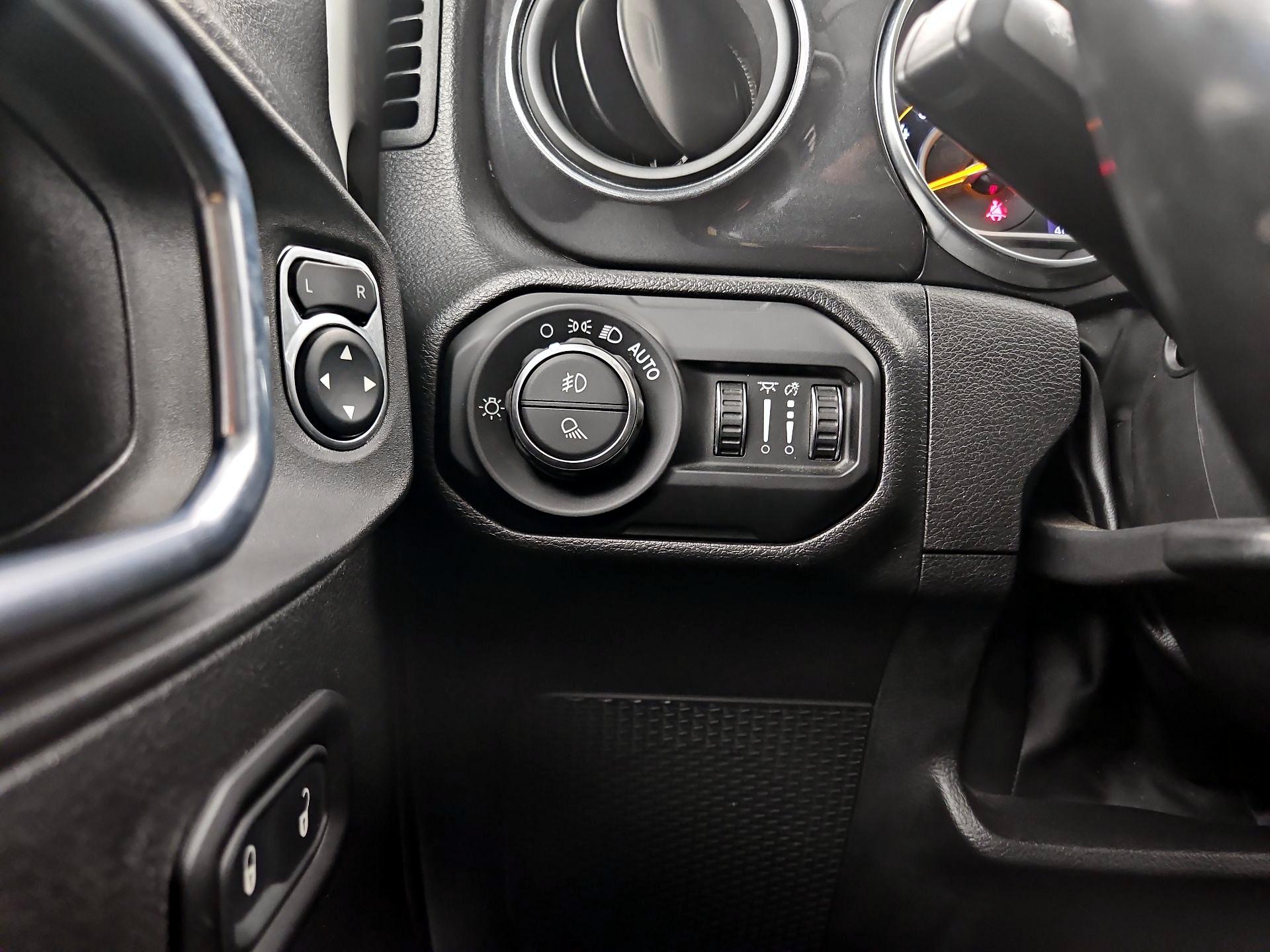 Thumbnail: 2022 Jeep Gladiator - 13