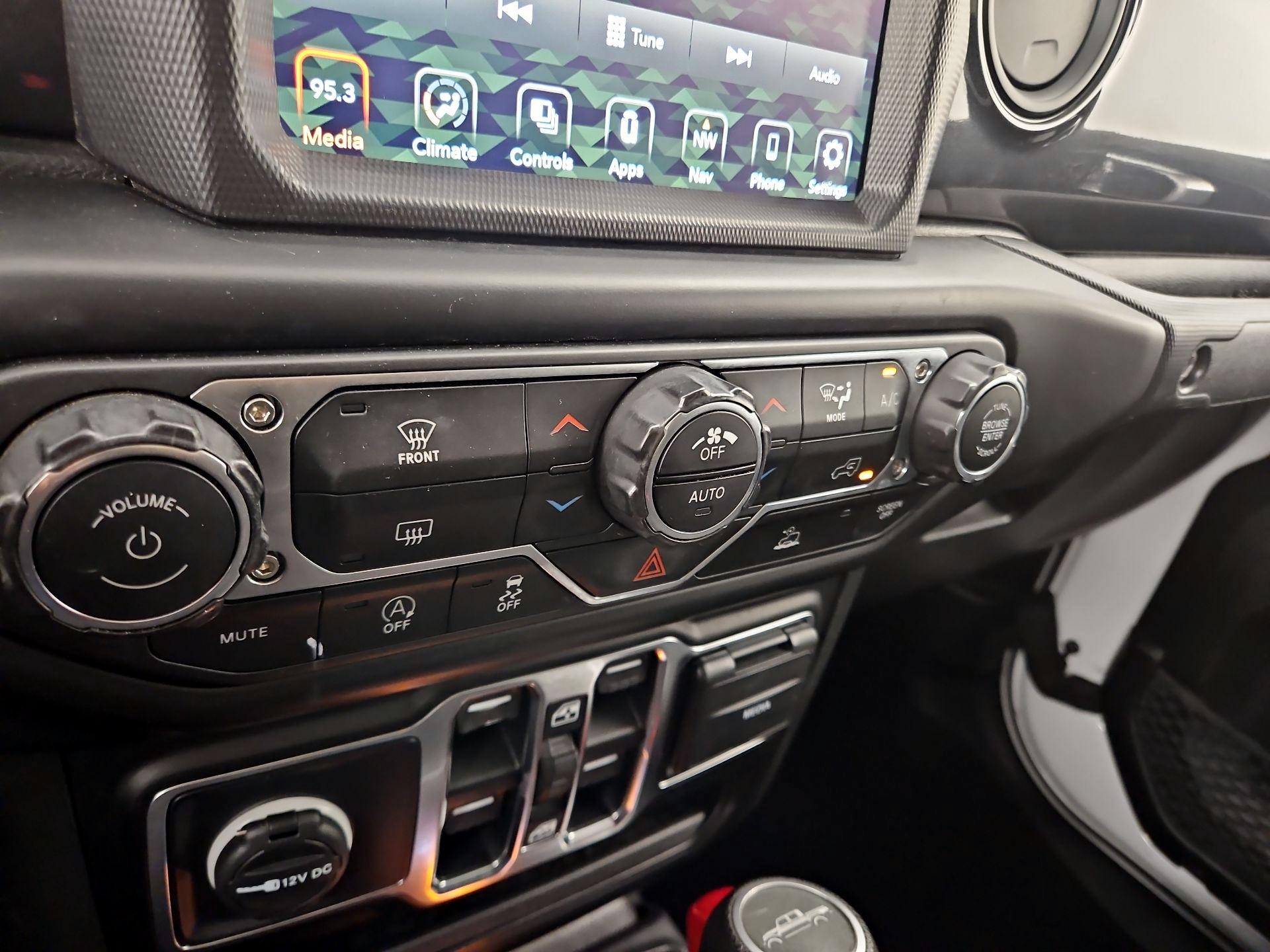 Thumbnail: 2022 Jeep Gladiator - 17