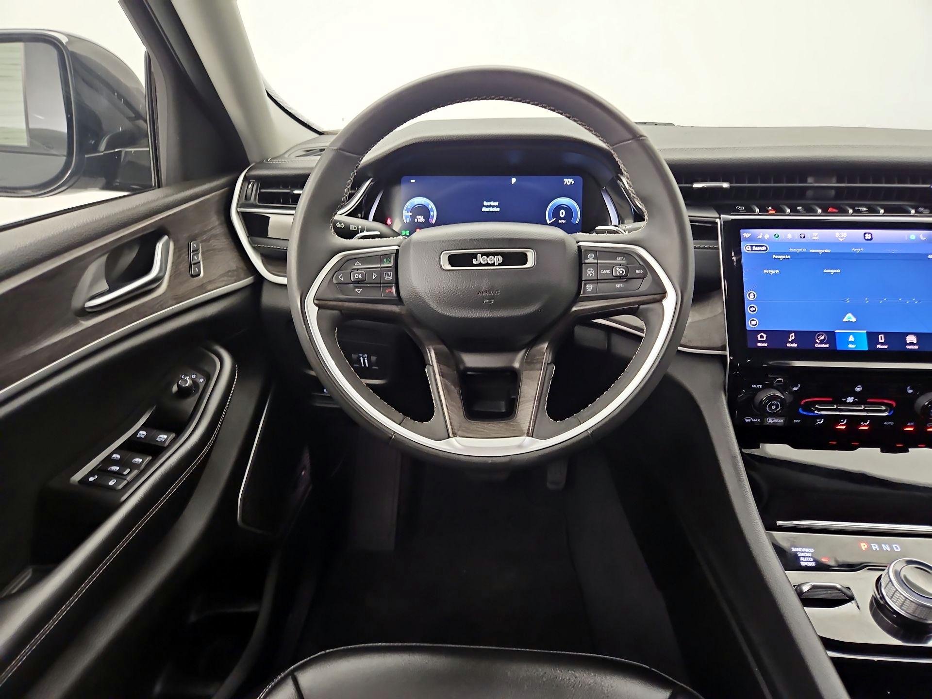 Thumbnail: 2023 Jeep Grand Cherokee - 10