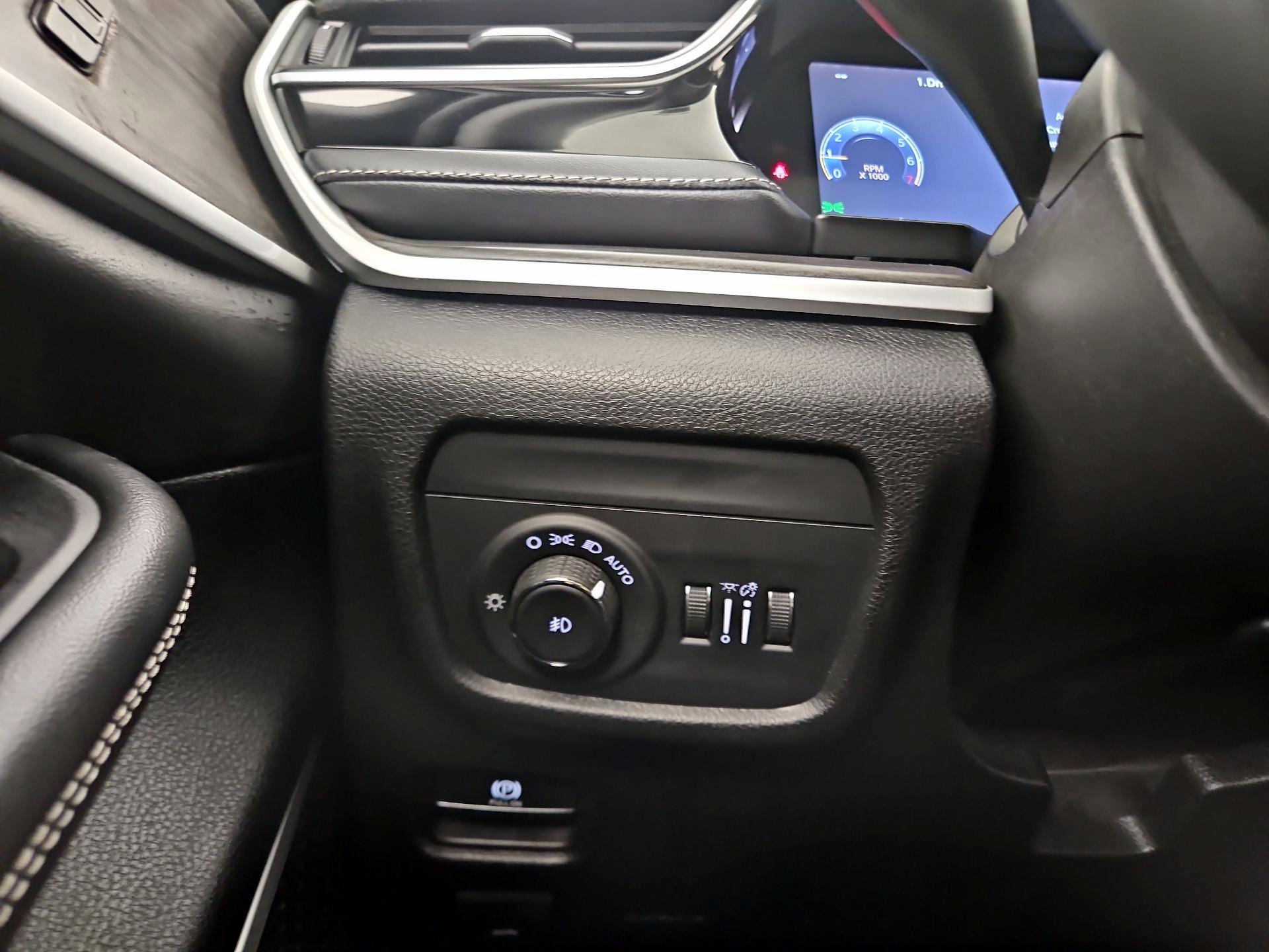Thumbnail: 2023 Jeep Grand Cherokee - 13