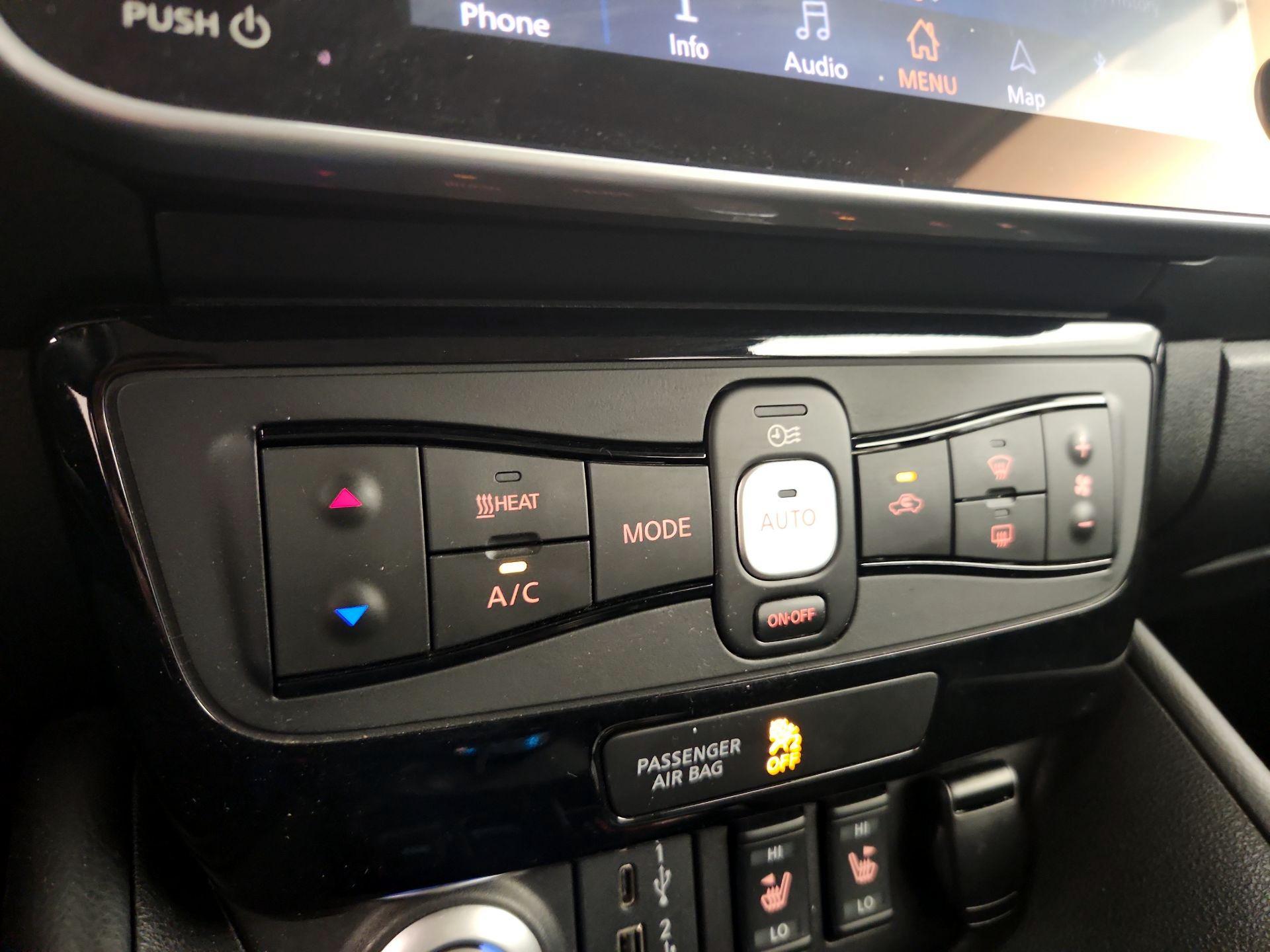 Thumbnail: 2021 Nissan Leaf - 16