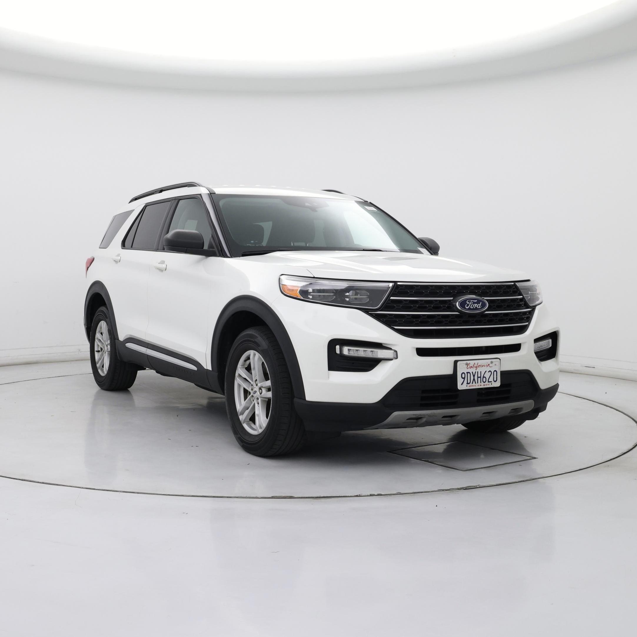 White 2022 Ford Explorer XLT AWD SUV / Crossover All-Wheel Drive Automatic