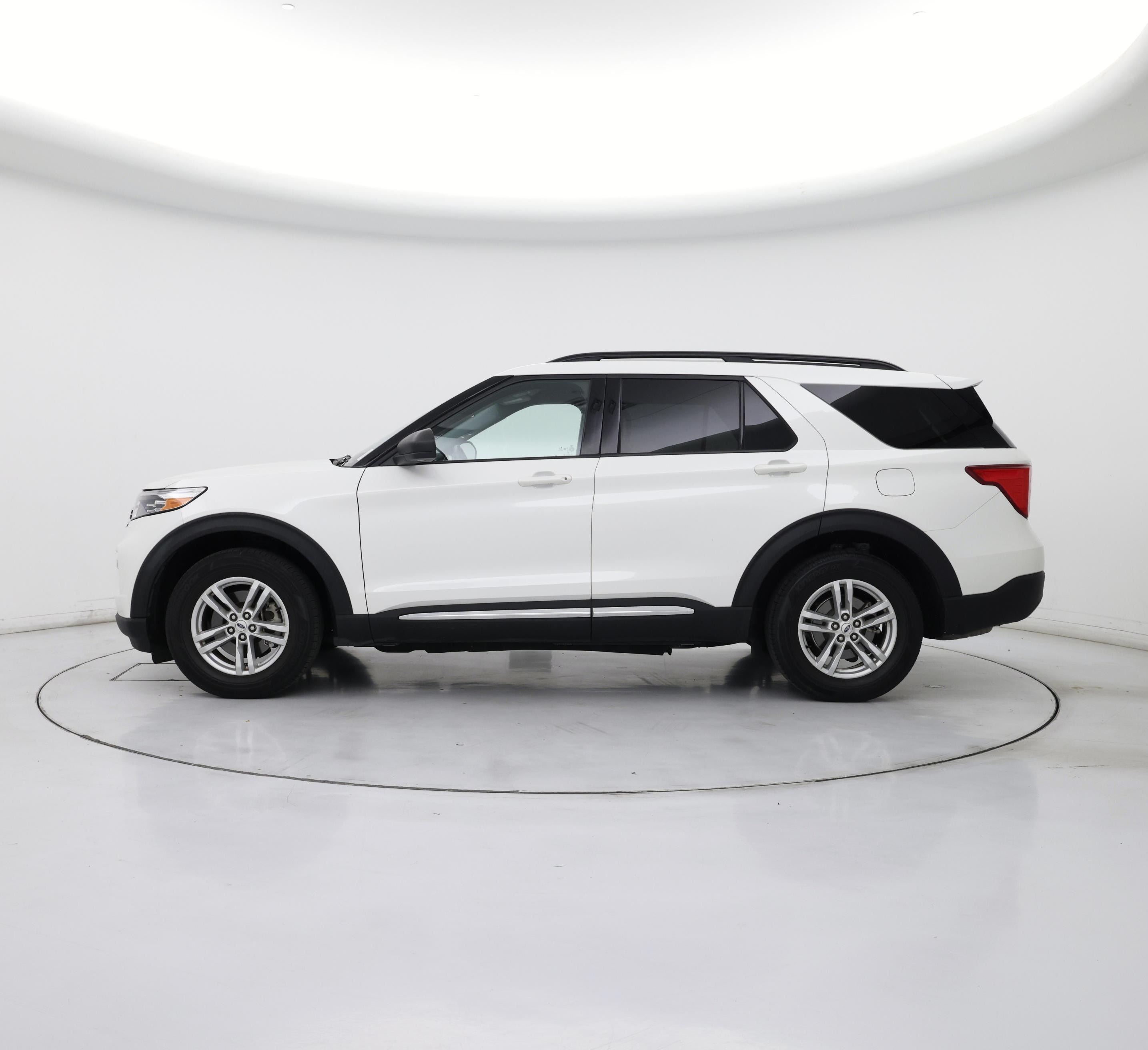 Thumbnail: 2022 Ford Explorer - 3