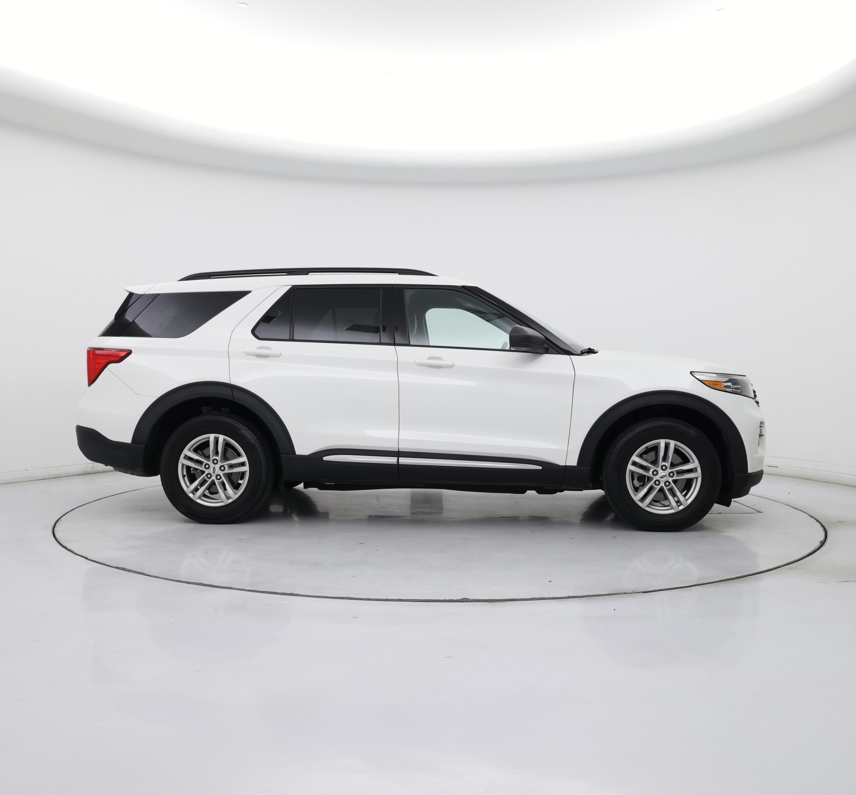Thumbnail: 2022 Ford Explorer - 7