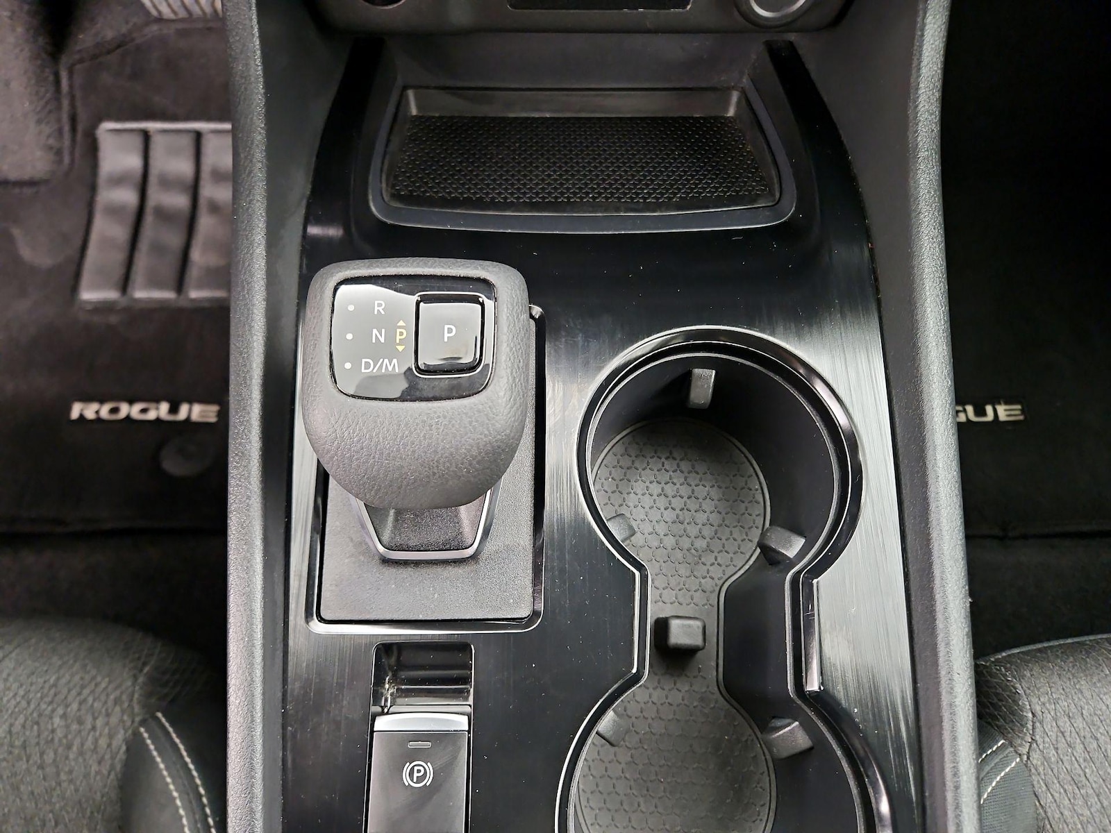 2024 Nissan Rogue SV - Photo 18
