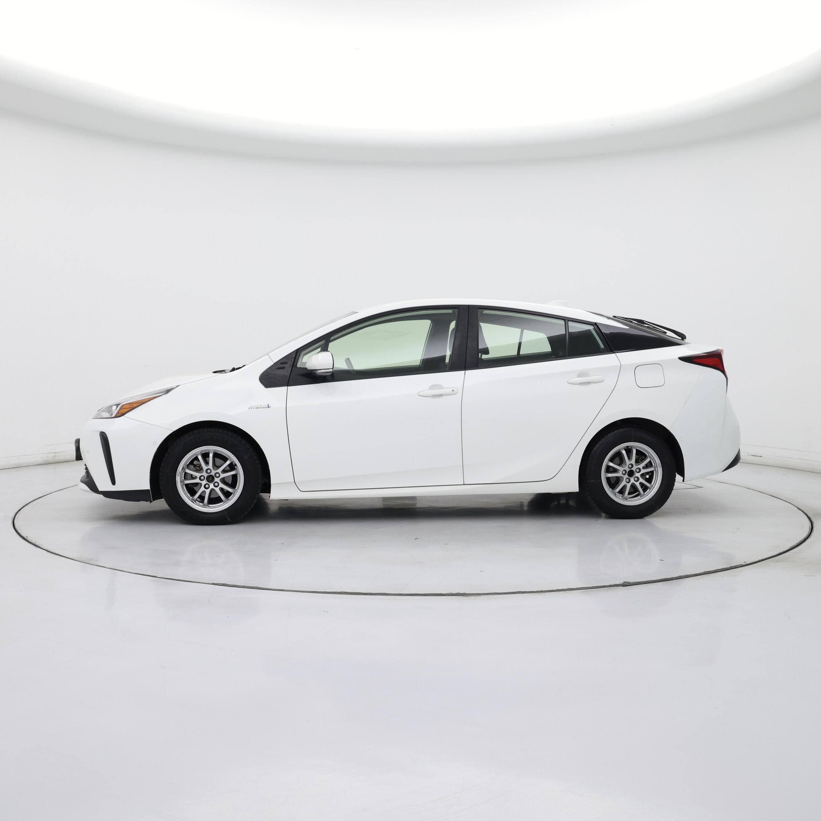 Thumbnail: 2022 Toyota Prius - 3