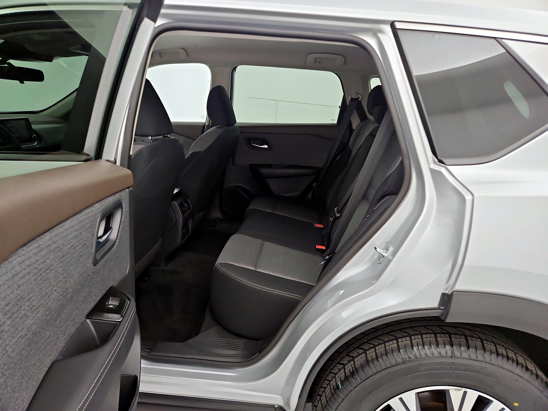 Thumbnail: 2023 Nissan Rogue - 16