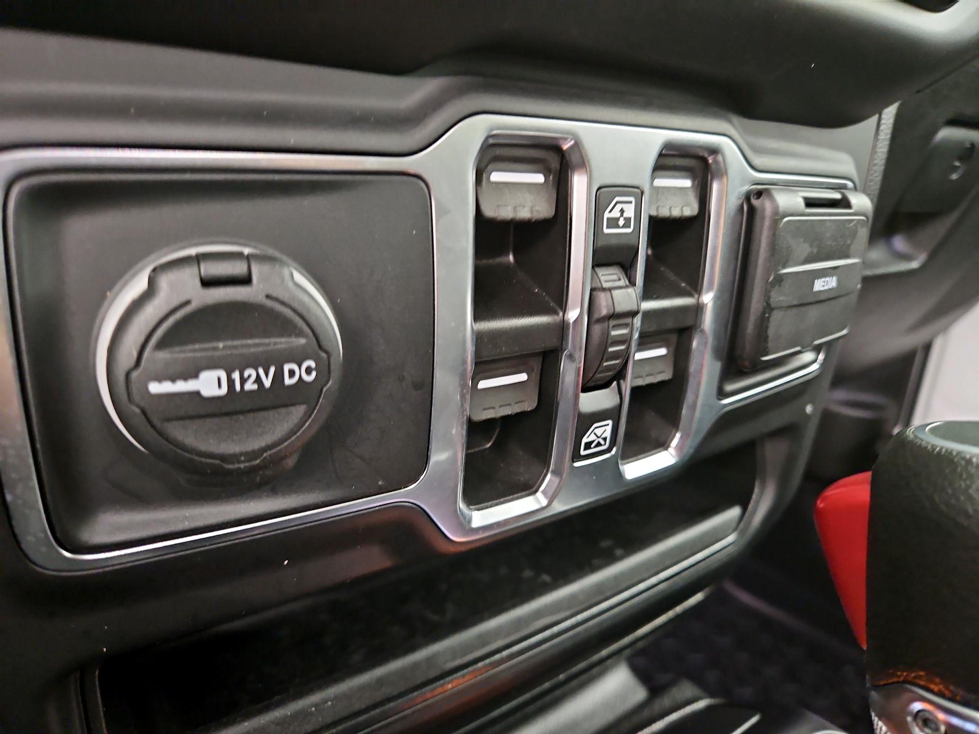 Thumbnail: 2023 Jeep Wrangler - 18