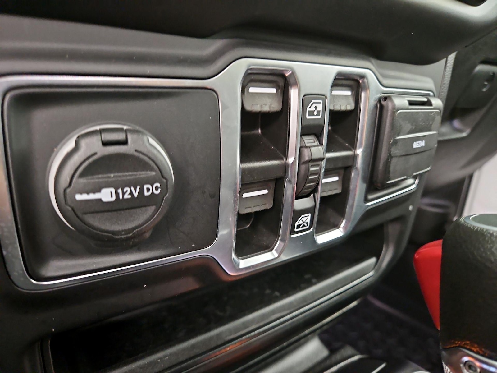 2023 Jeep Wrangler 4-Door Altitude - Photo 19