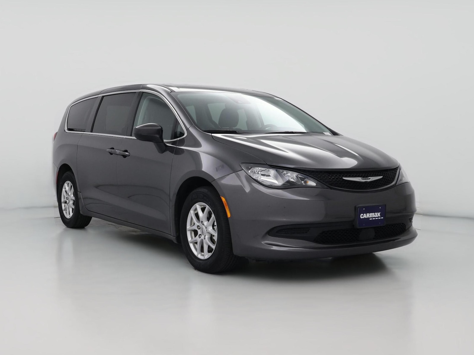 2023 Chrysler Voyager
