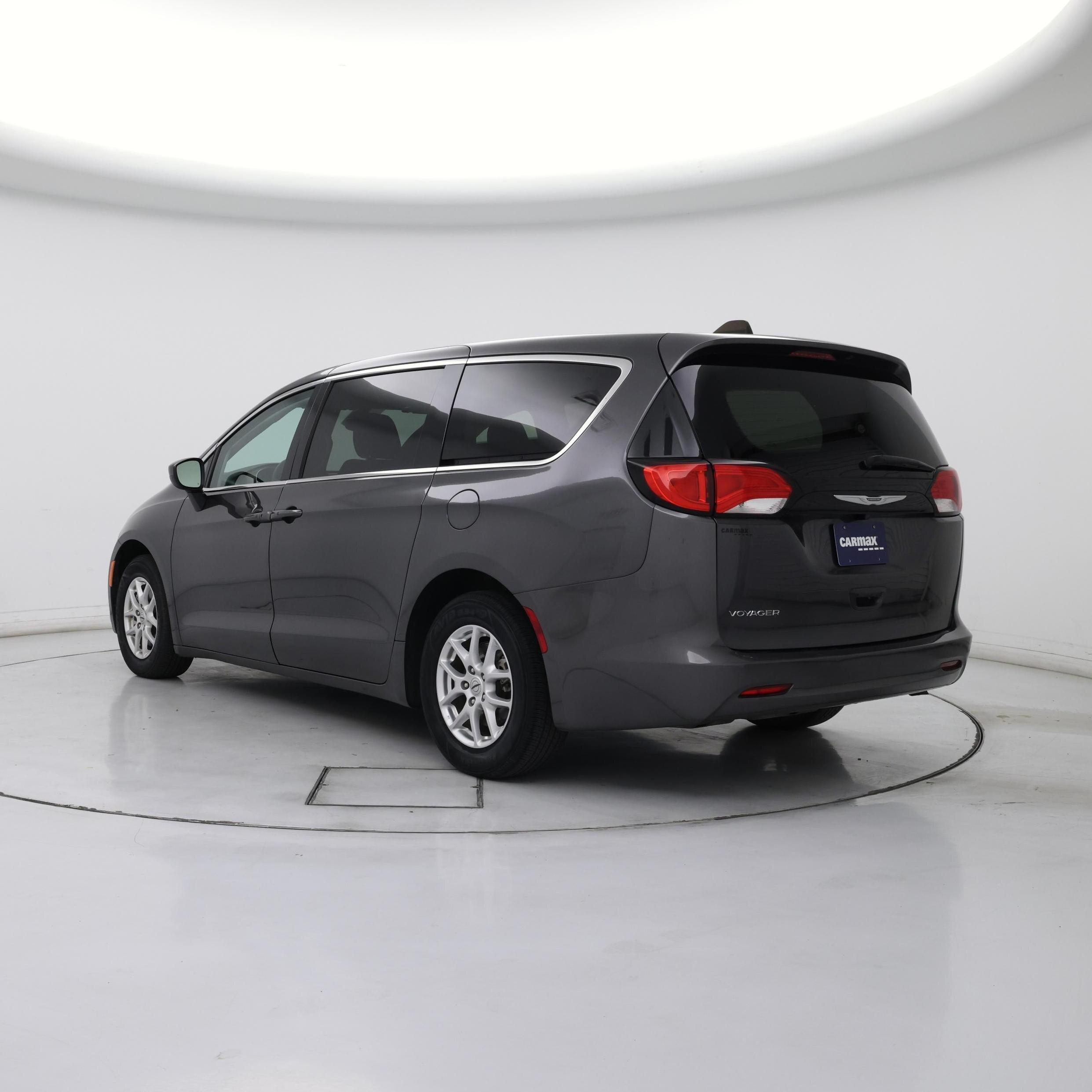 Thumbnail: 2023 Chrysler Voyager - 2