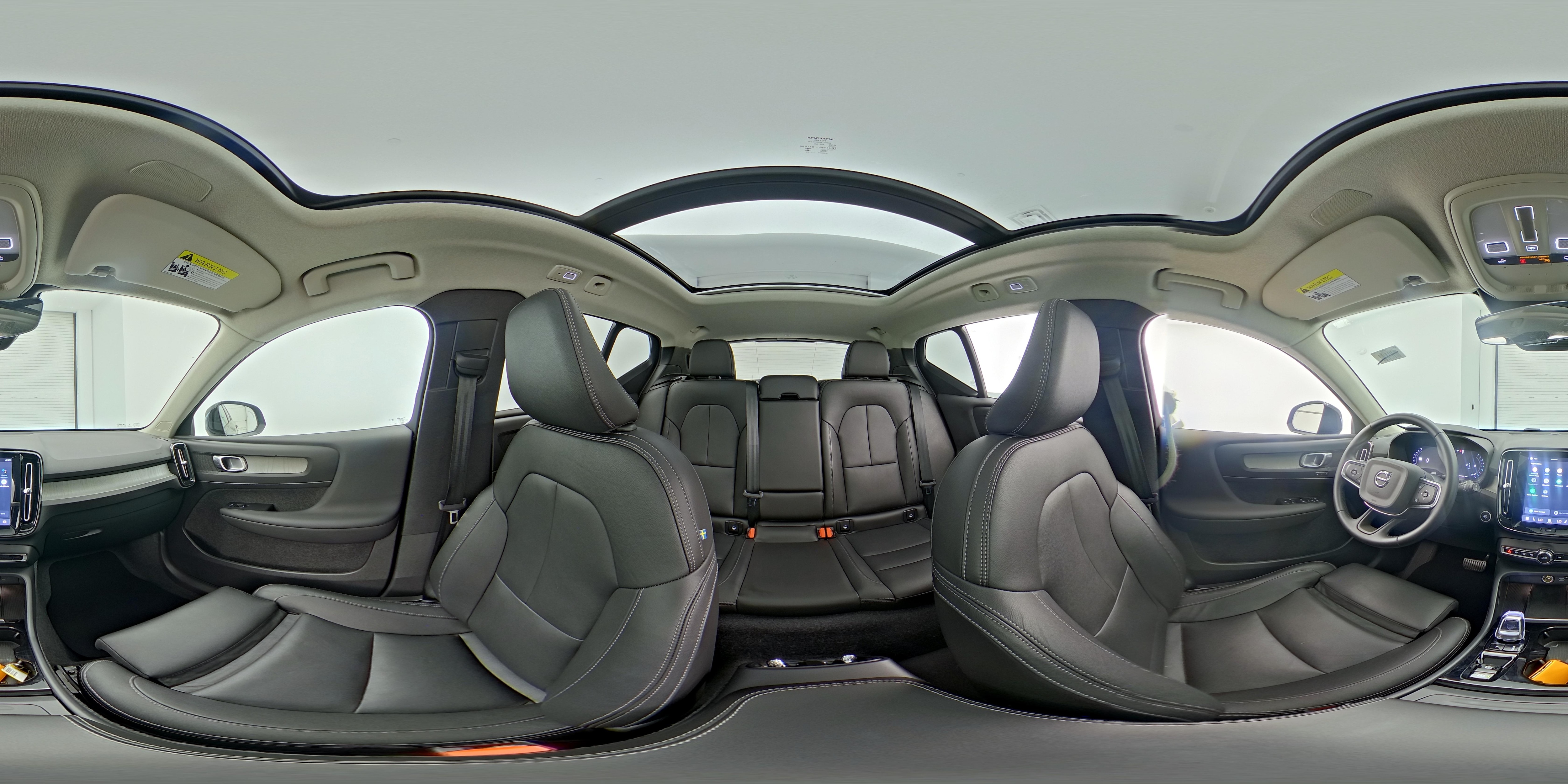 2025 Volvo XC40 Plus - Photo 25