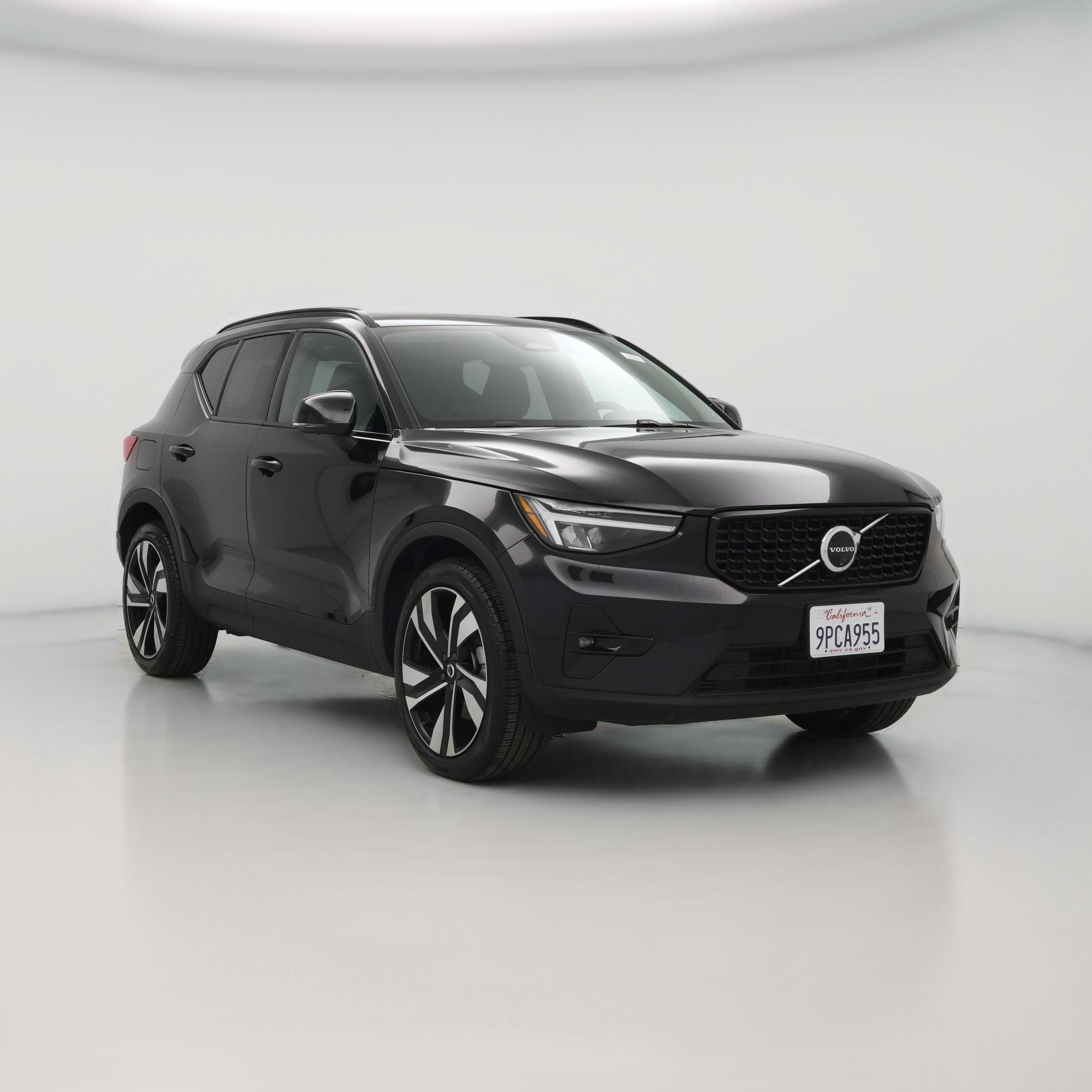 Thumbnail: 2025 Volvo XC40 - 1