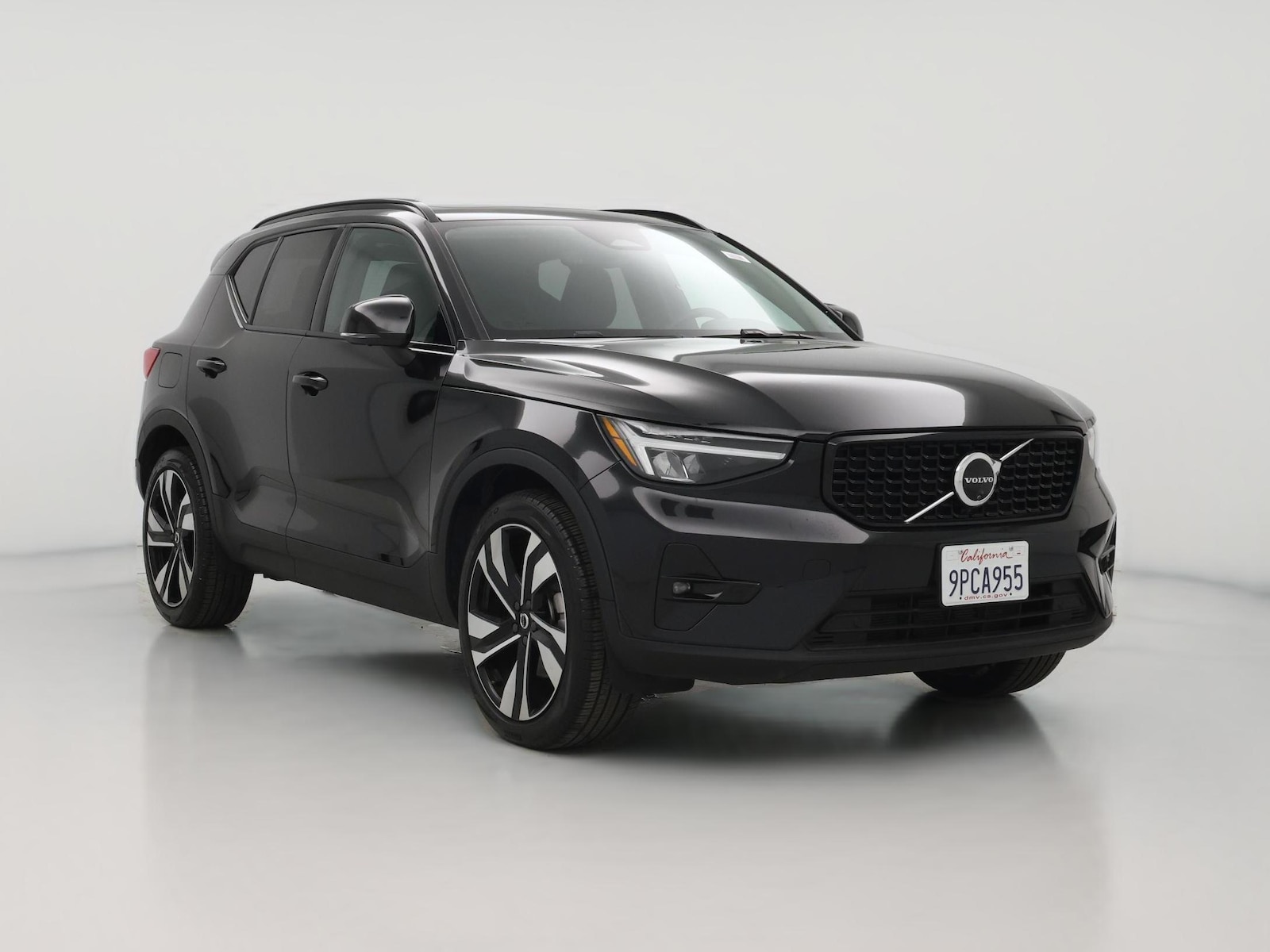2025 Volvo XC40 Plus - Photo 1
