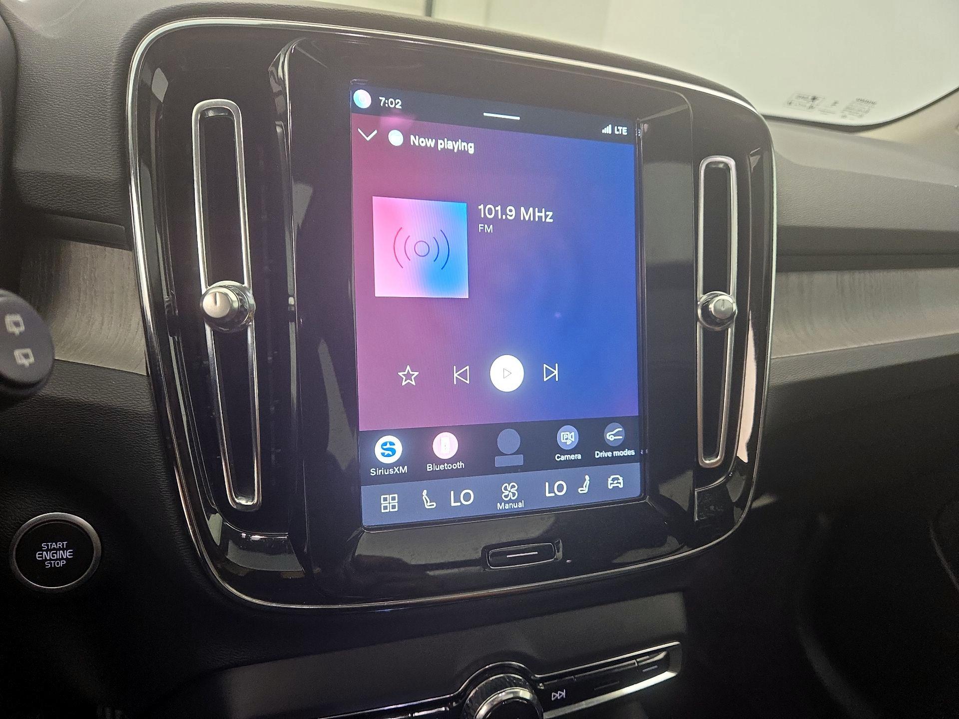 Thumbnail: 2025 Volvo XC40 - 15