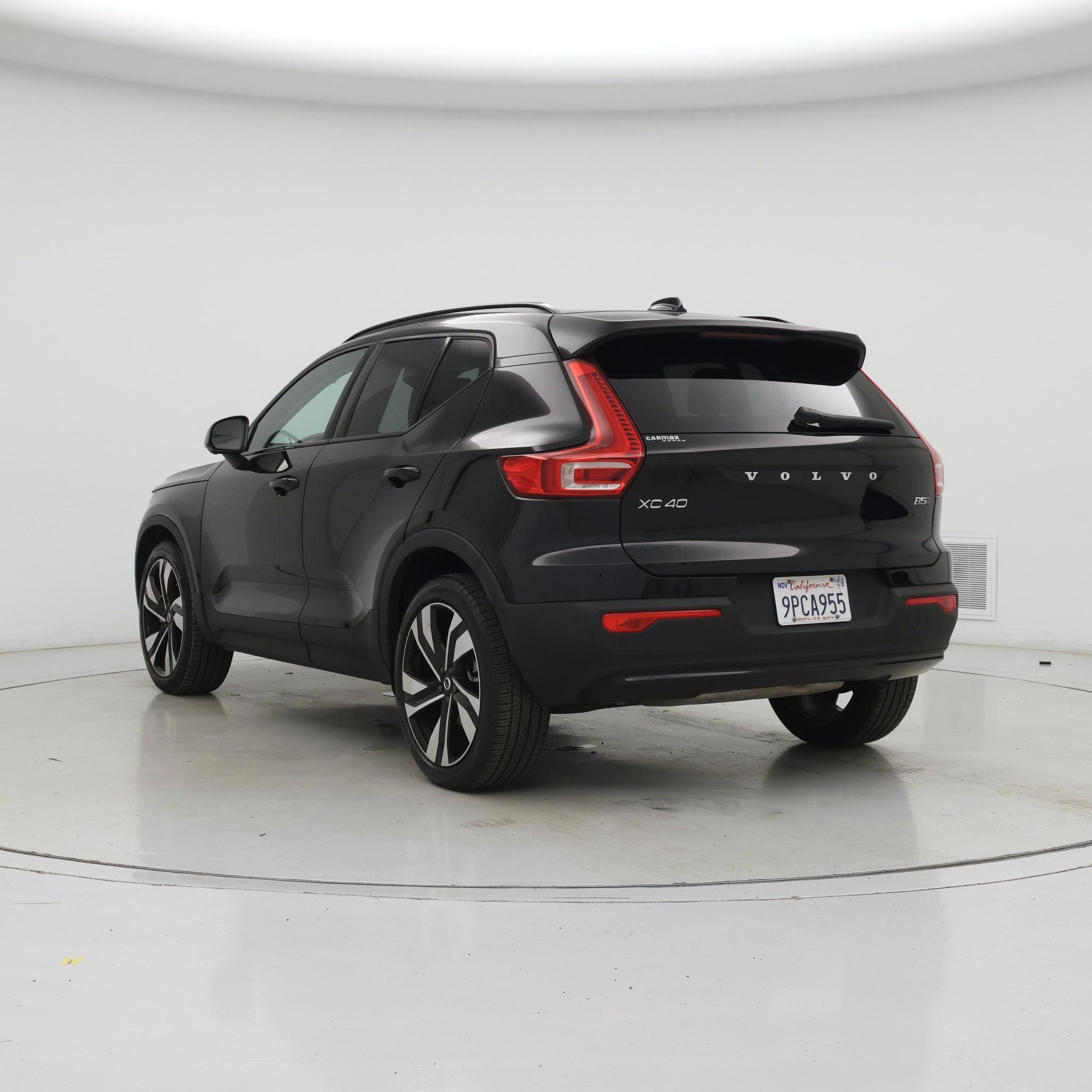 Thumbnail: 2025 Volvo XC40 - 2