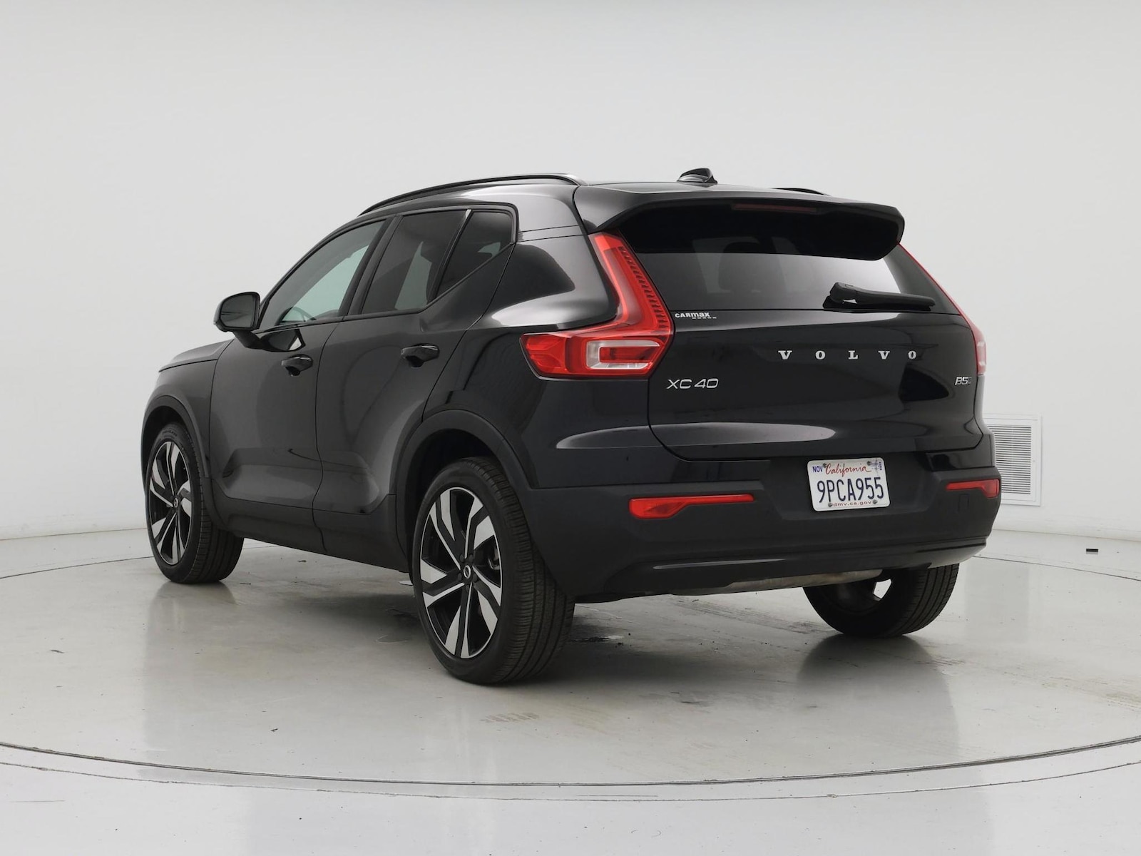 2025 Volvo XC40 Plus - Photo 3