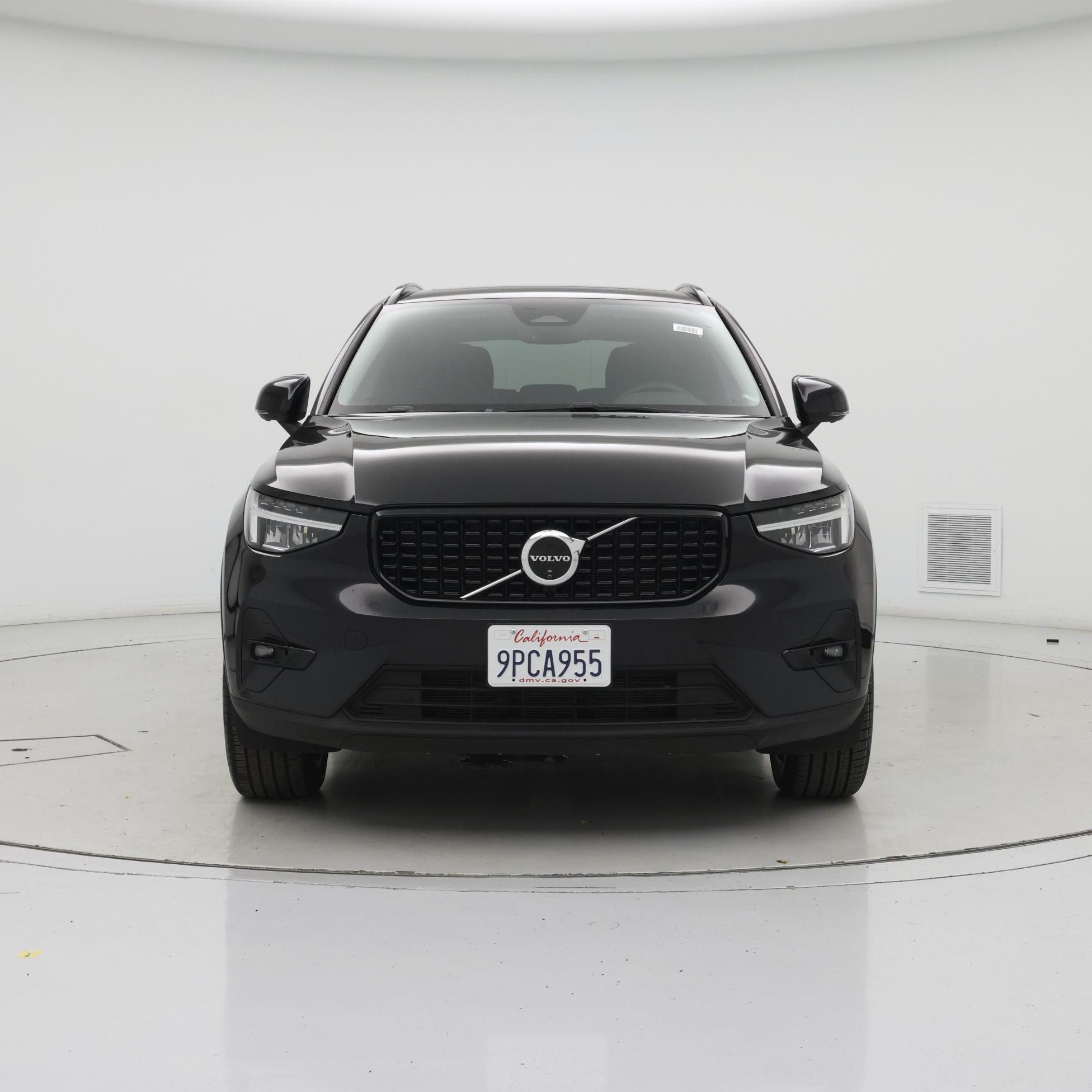 Thumbnail: 2025 Volvo XC40 - 5