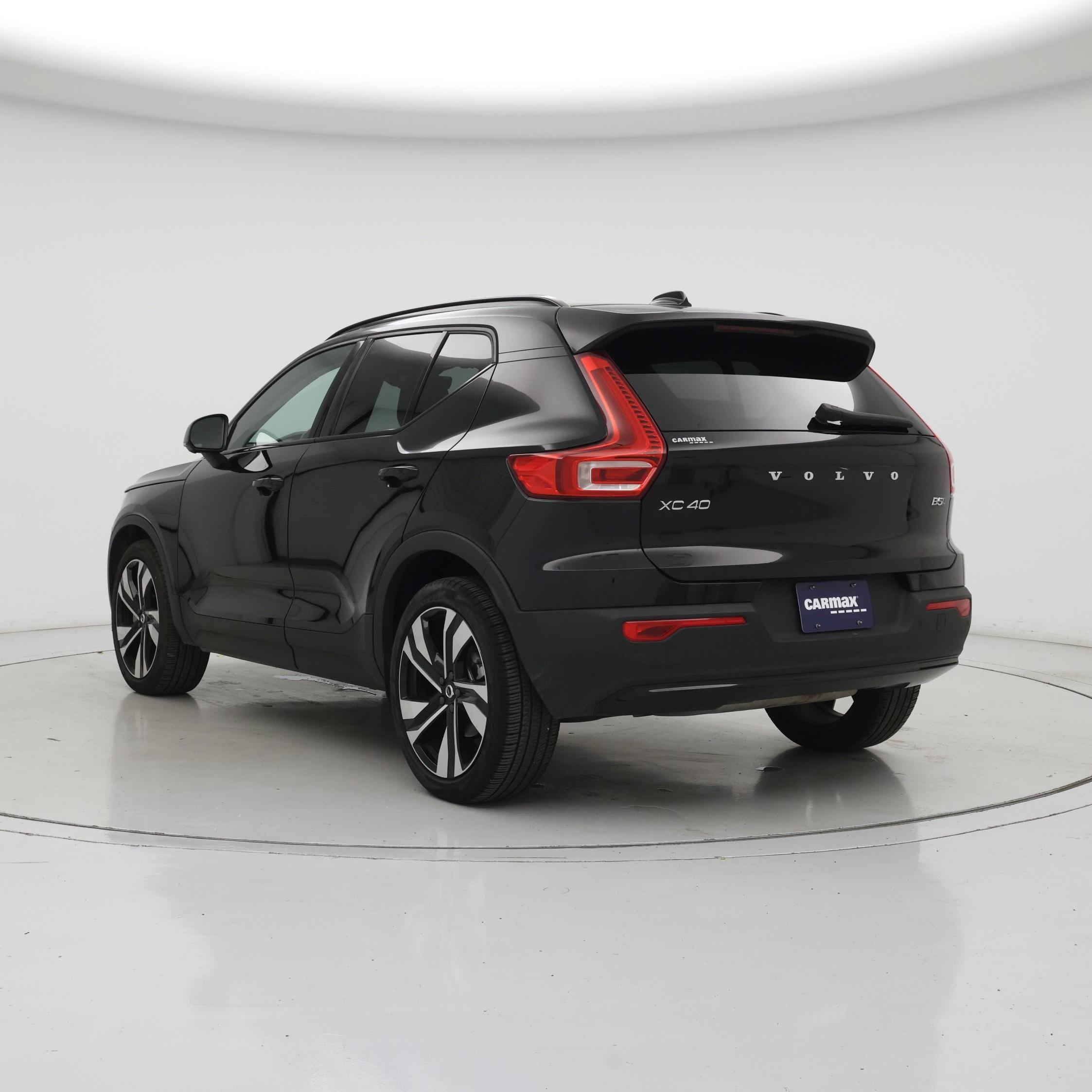 Thumbnail: 2025 Volvo XC40 - 2