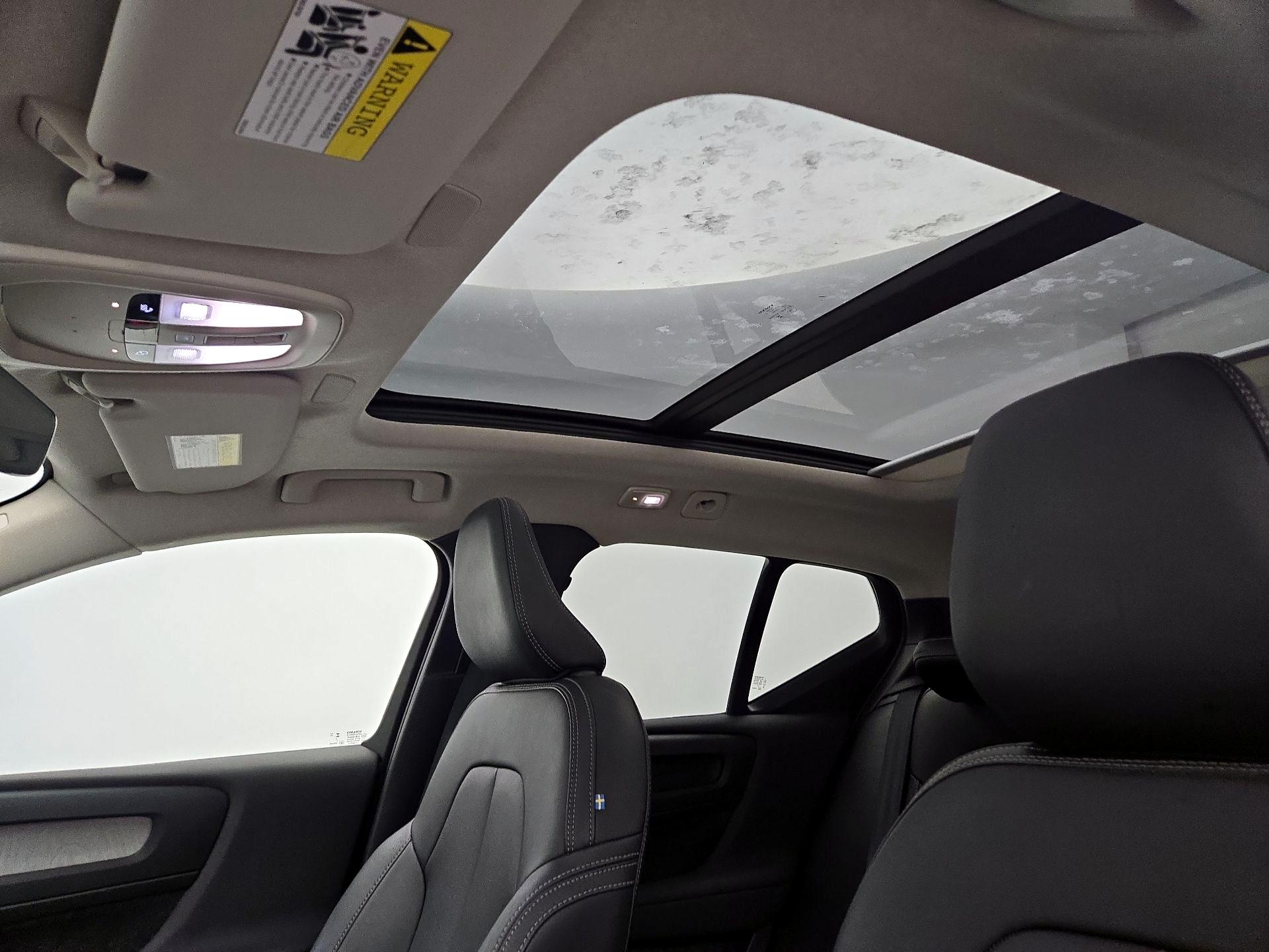 Thumbnail: 2025 Volvo XC40 - 19