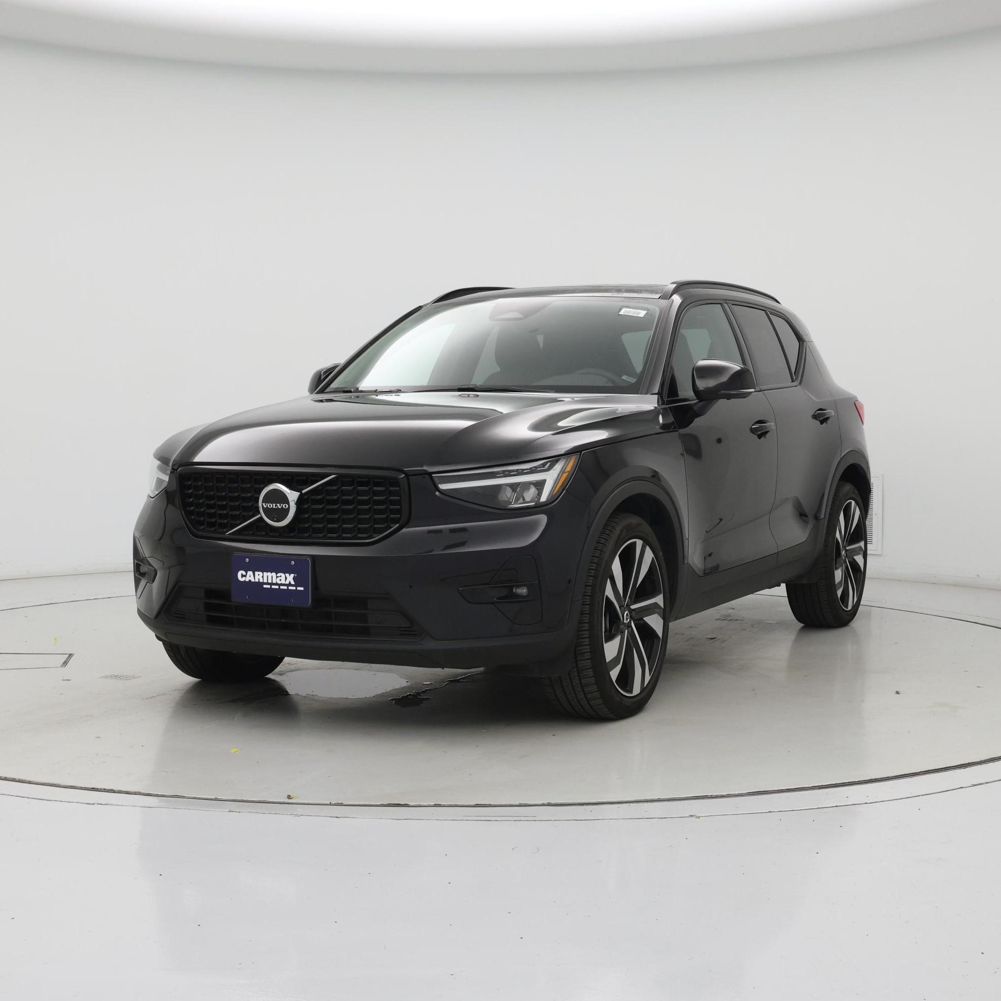Thumbnail: 2025 Volvo XC40 - 4
