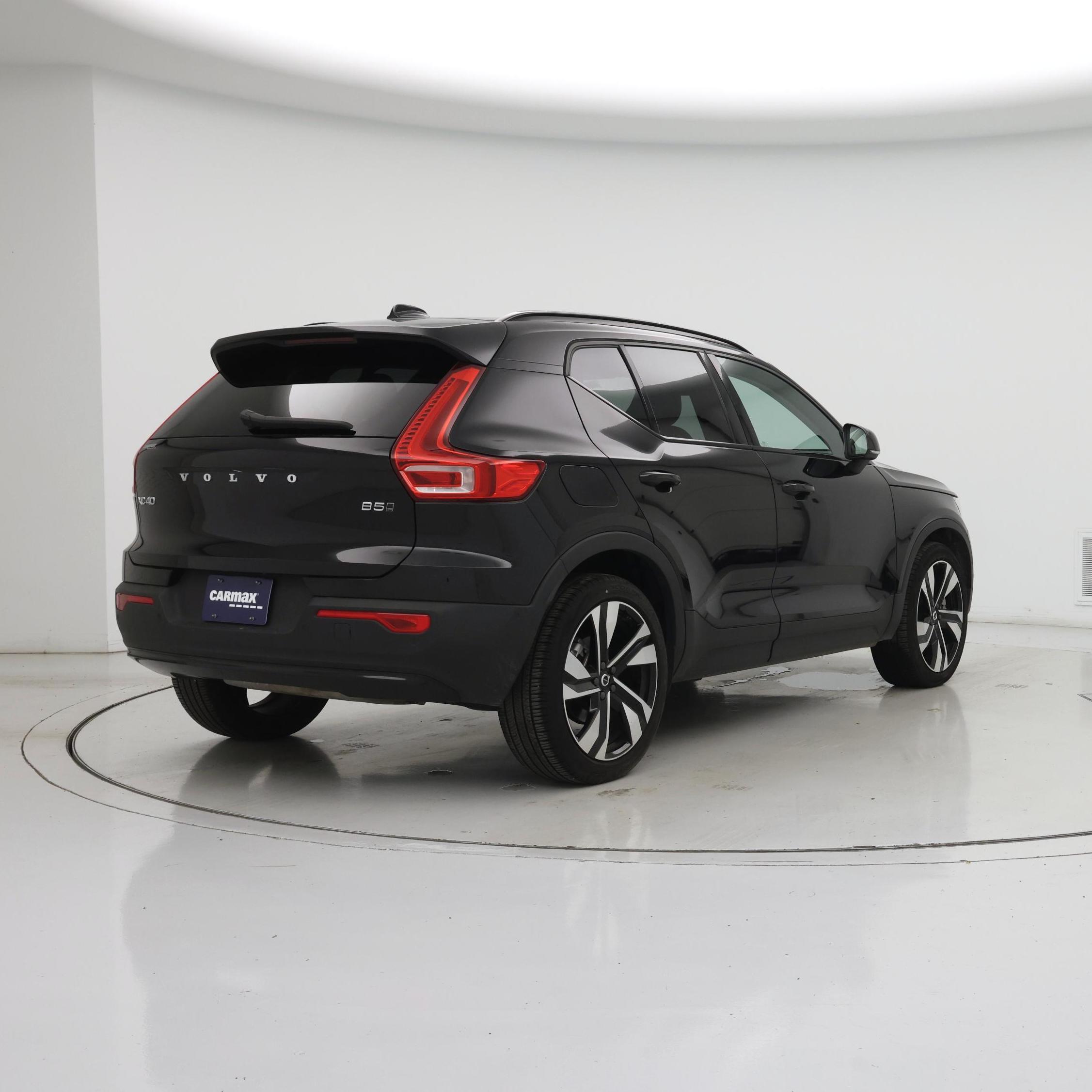 Thumbnail: 2025 Volvo XC40 - 8
