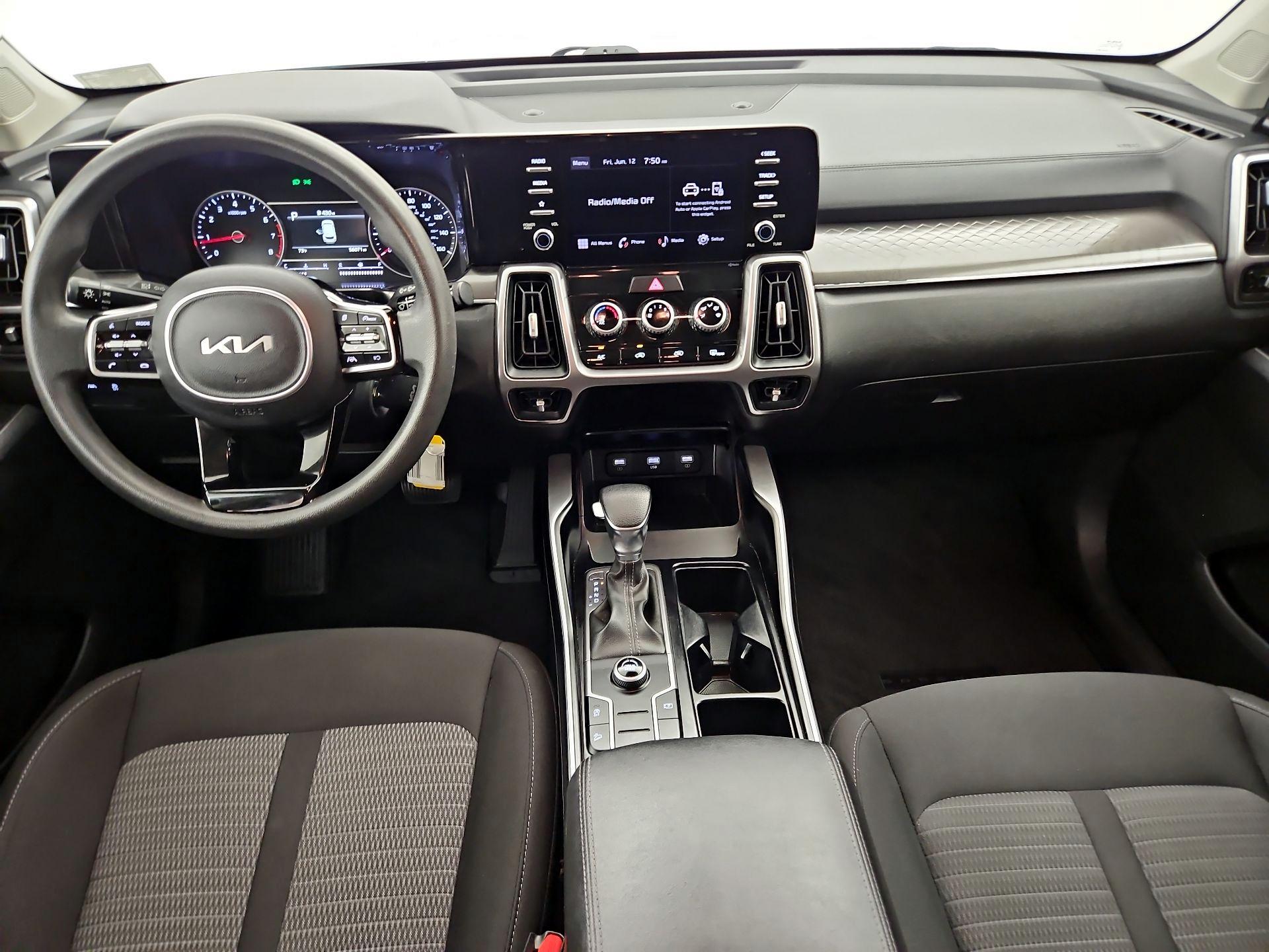 Thumbnail: 2023 Kia Sorento - 9