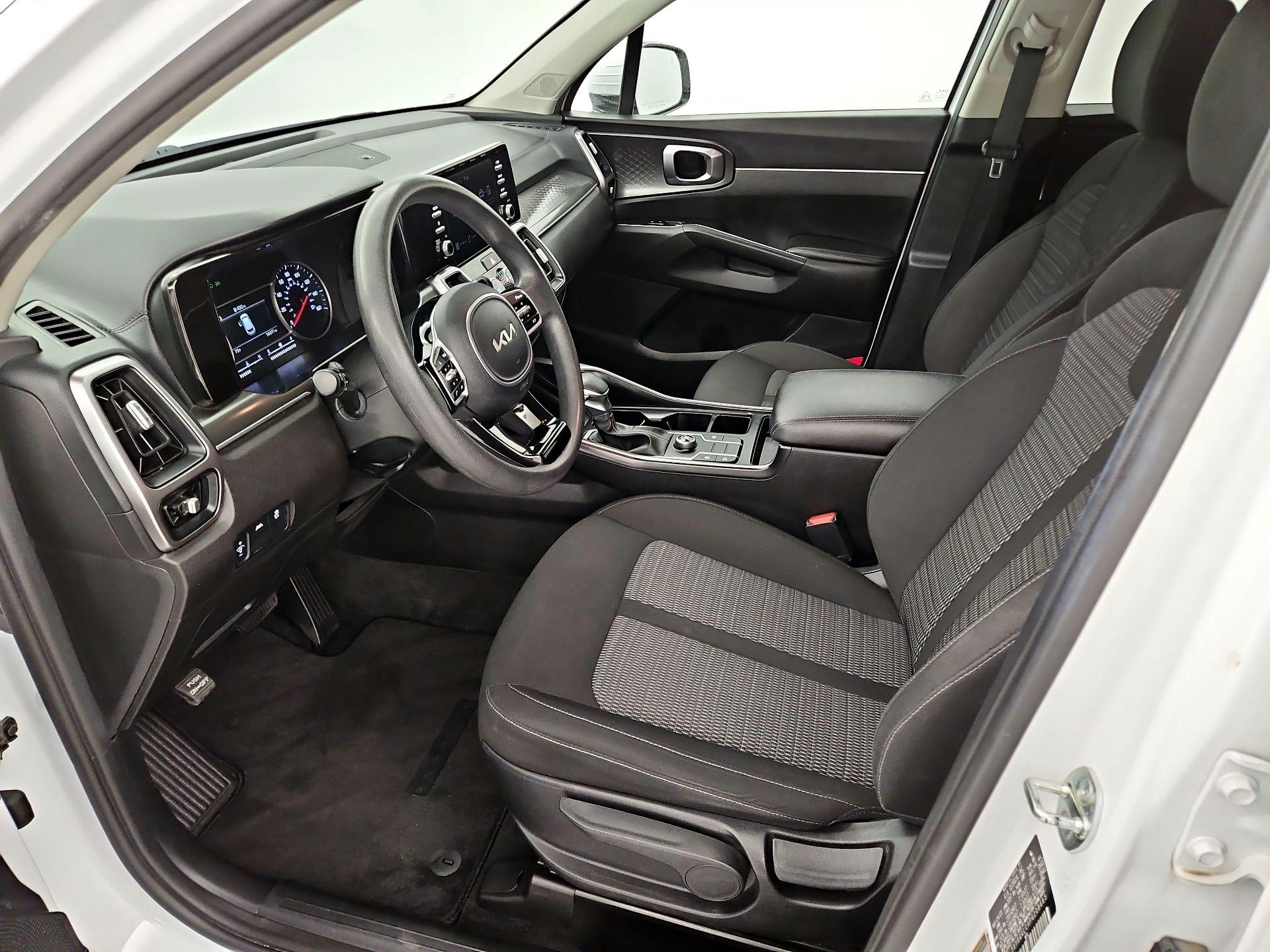Thumbnail: 2023 Kia Sorento - 11