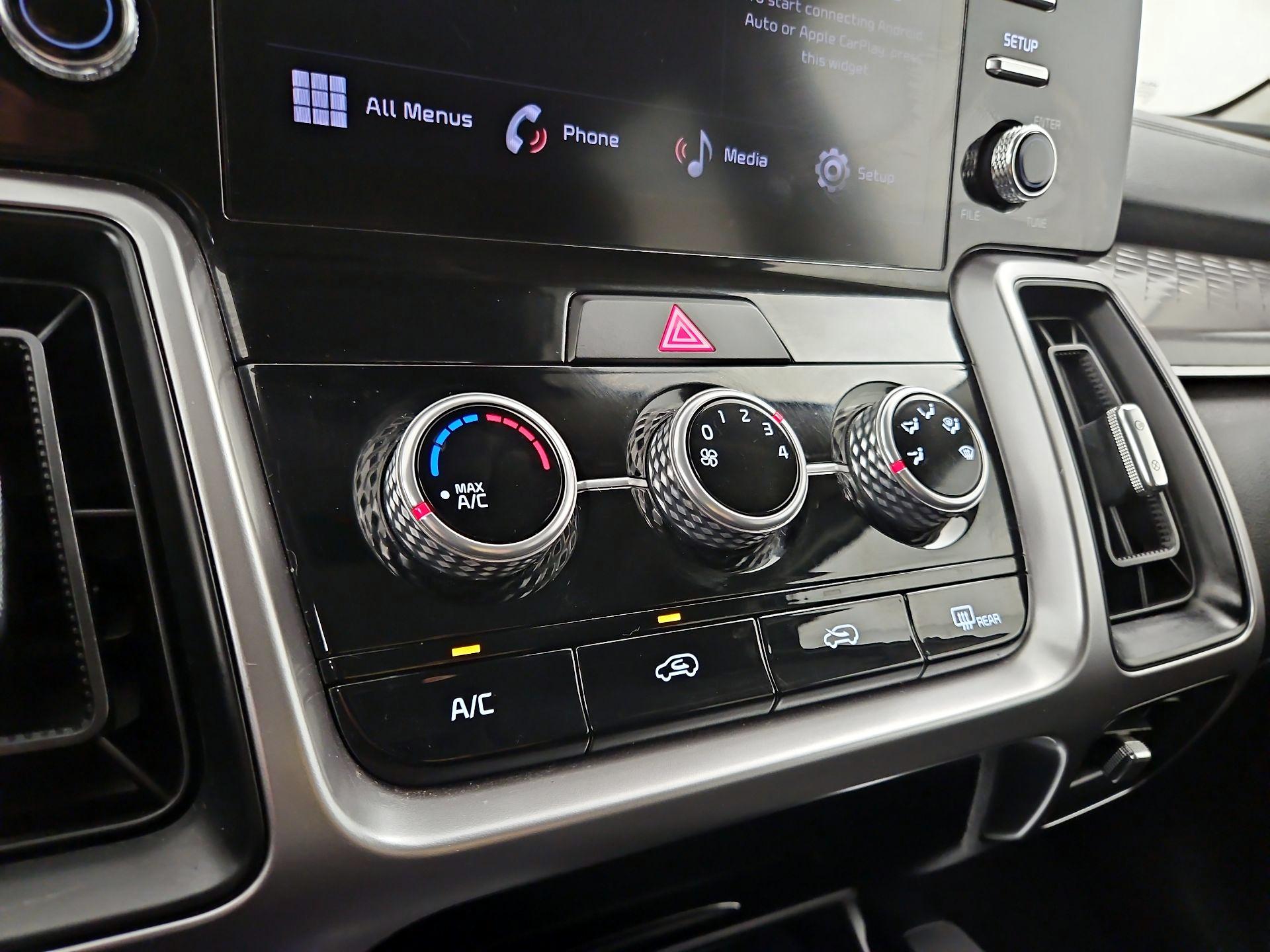 Thumbnail: 2023 Kia Sorento - 16