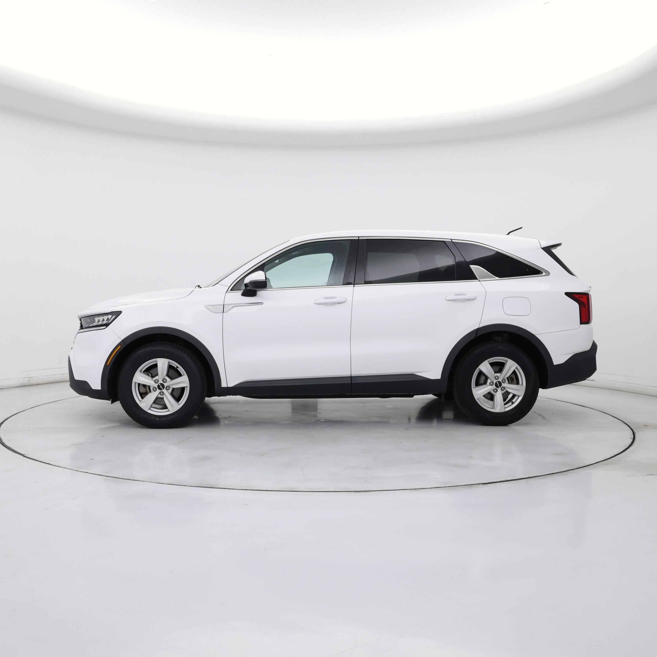 Thumbnail: 2023 Kia Sorento - 3