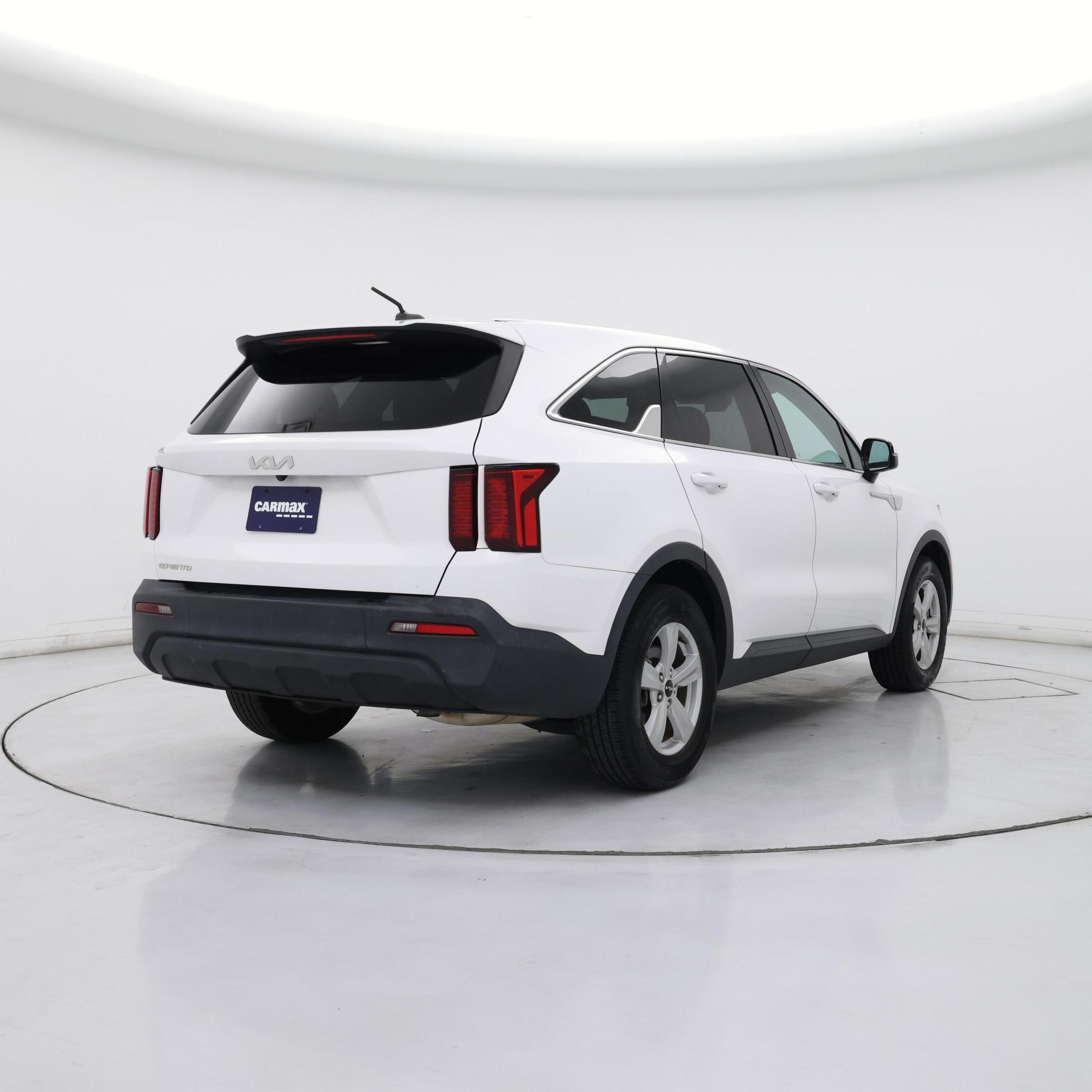 Thumbnail: 2023 Kia Sorento - 8