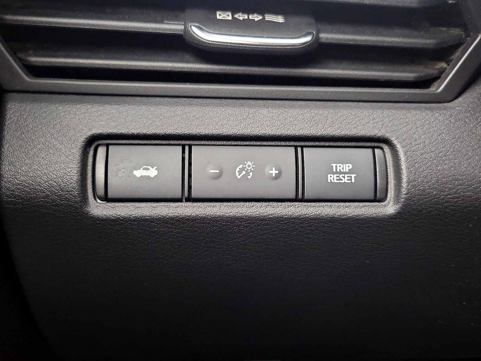 2022 Nissan Altima SR - Photo 14