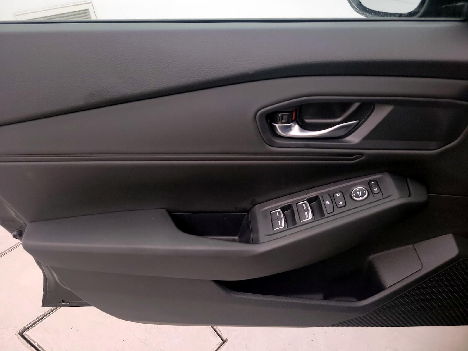 2025 Honda Accord SE - Photo 13