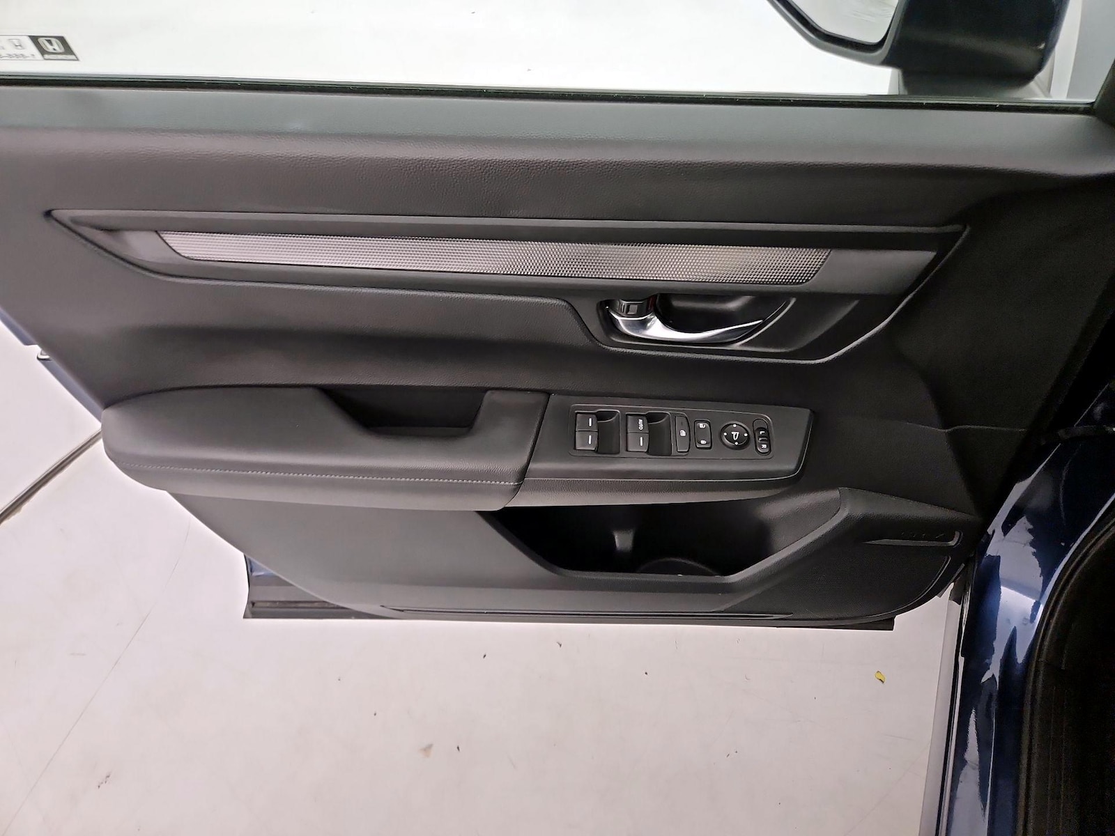 2025 Honda CR-V LX - Photo 13