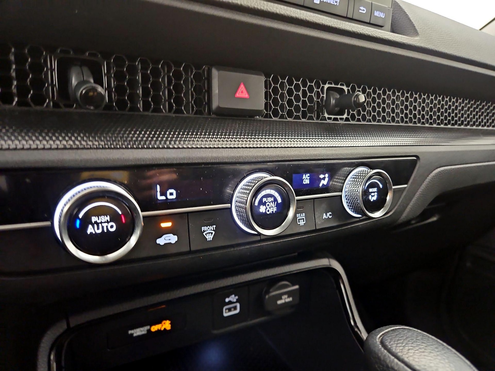 2025 Honda CR-V LX - Photo 17