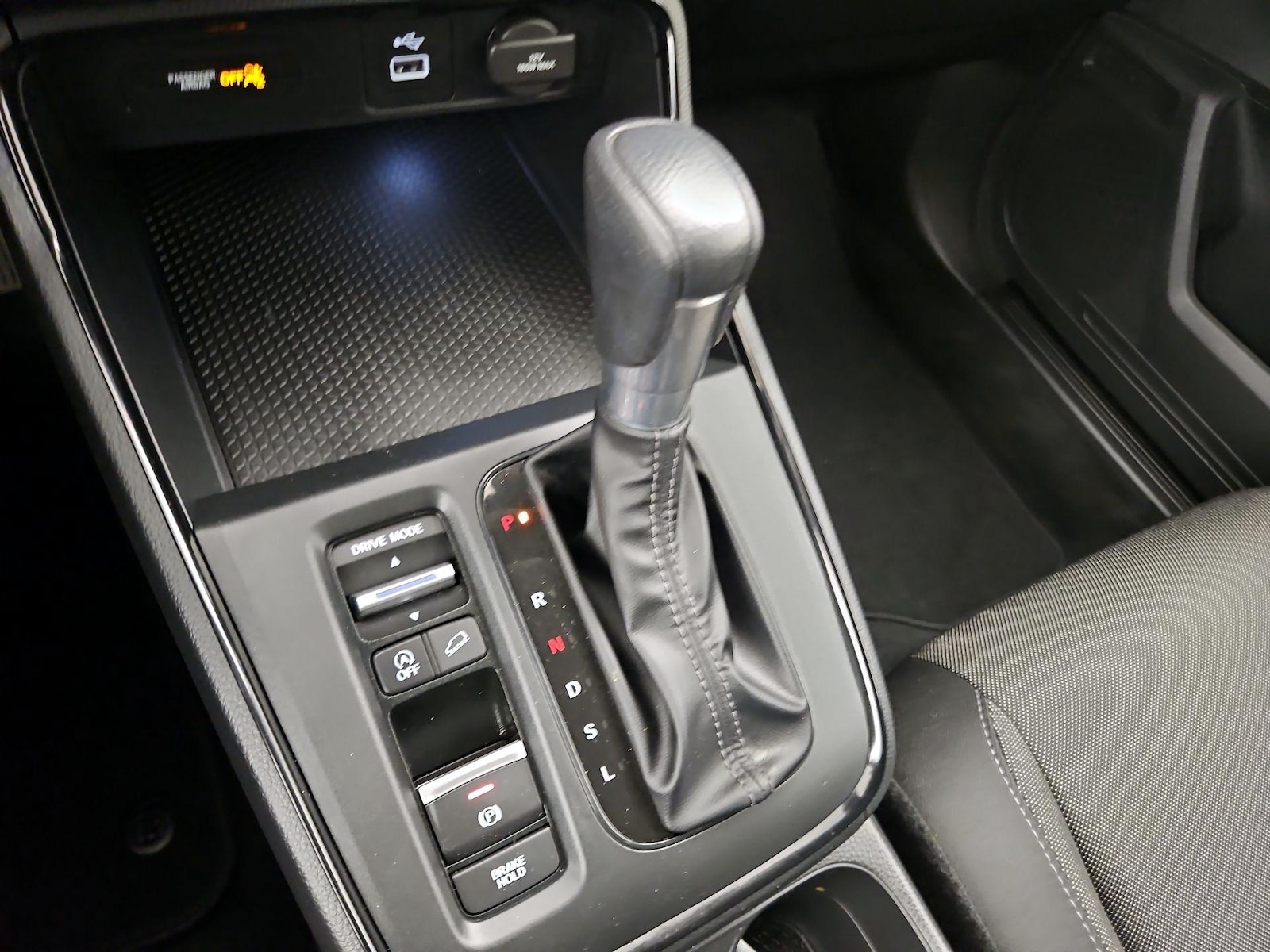 2025 Honda CR-V LX - Photo 18