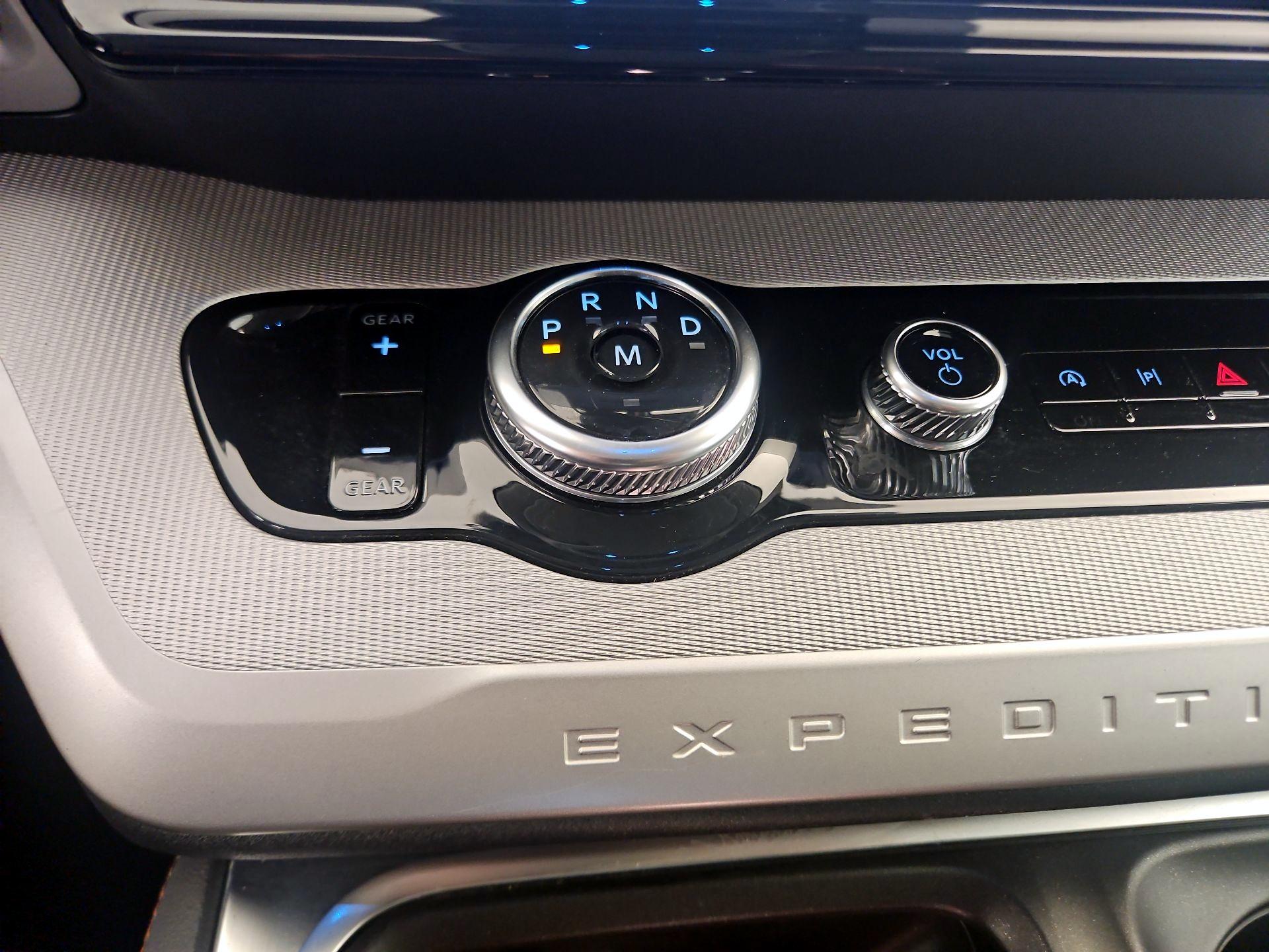 Thumbnail: 2025 Ford Expedition - 18