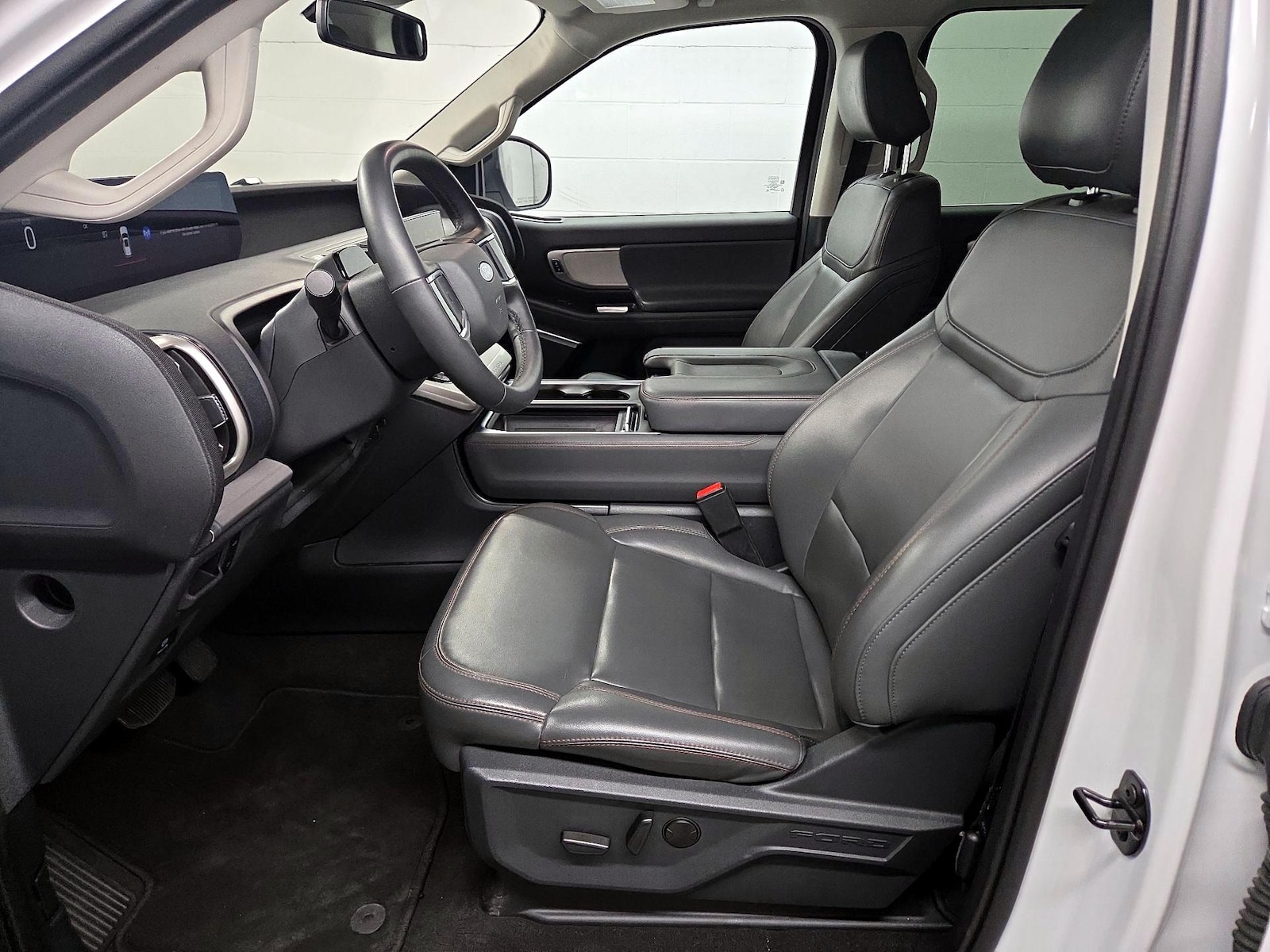 2025 Ford Expedition Active - Photo 12