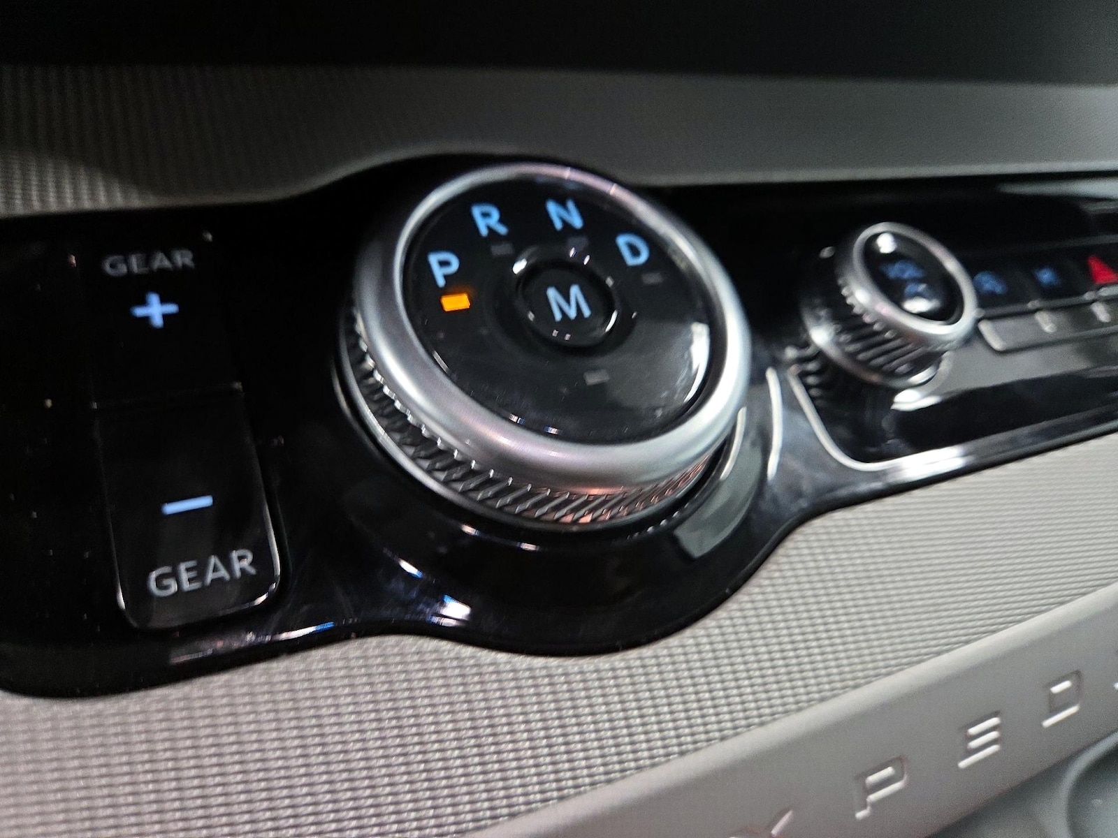 2025 Ford Expedition Active - Photo 16