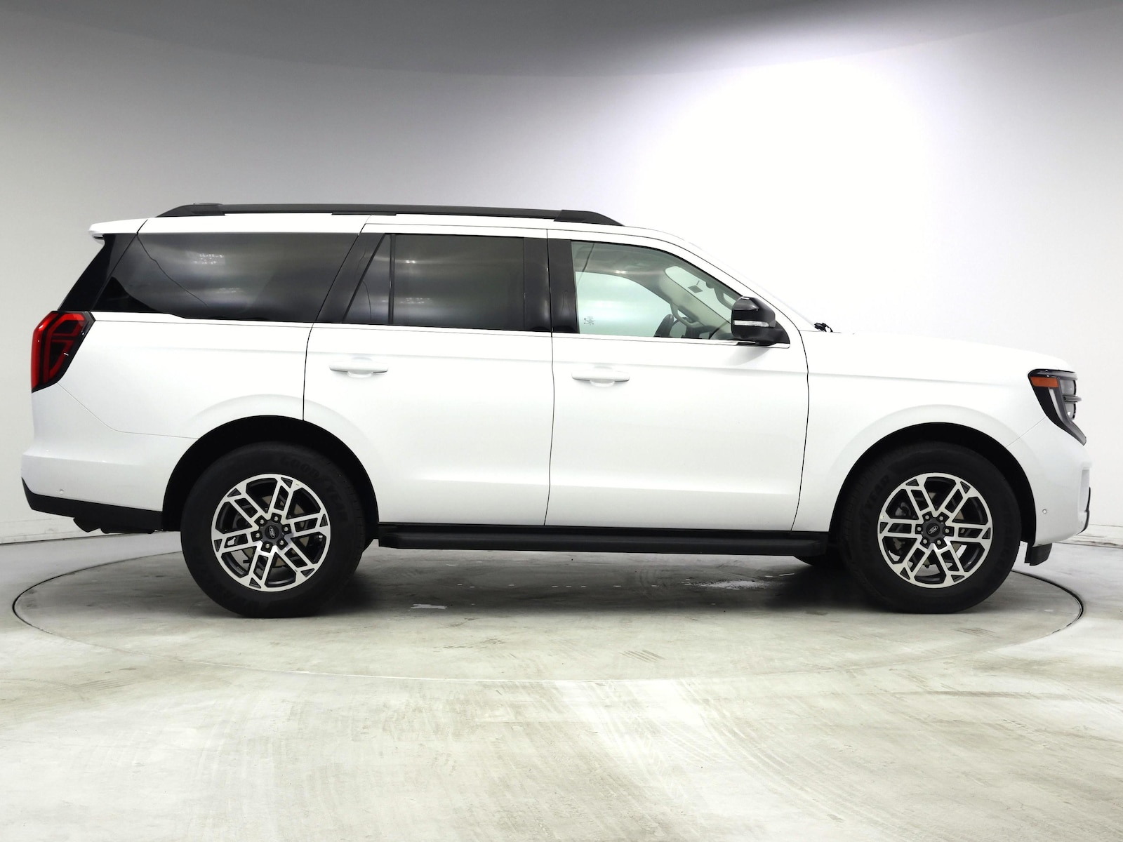 2025 Ford Expedition Active - Photo 8