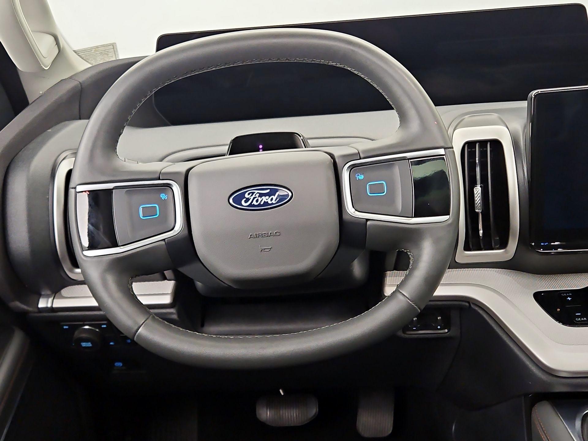 Thumbnail: 2025 Ford Expedition - 10