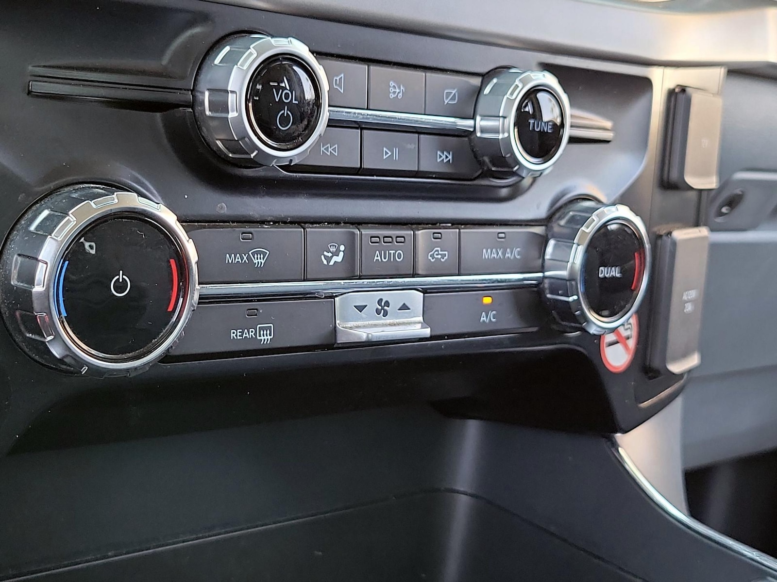 2024 Ford F-150 XLT - Photo 18