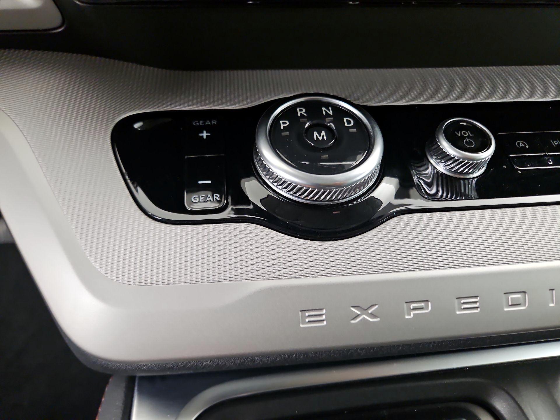 Thumbnail: 2025 Ford Expedition - 18