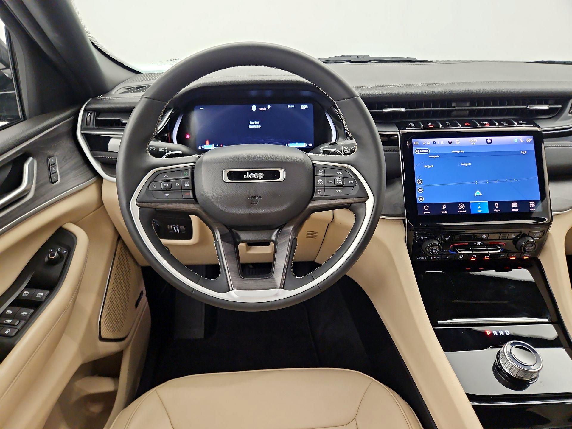 Thumbnail: 2023 Jeep Grand Cherokee - 10