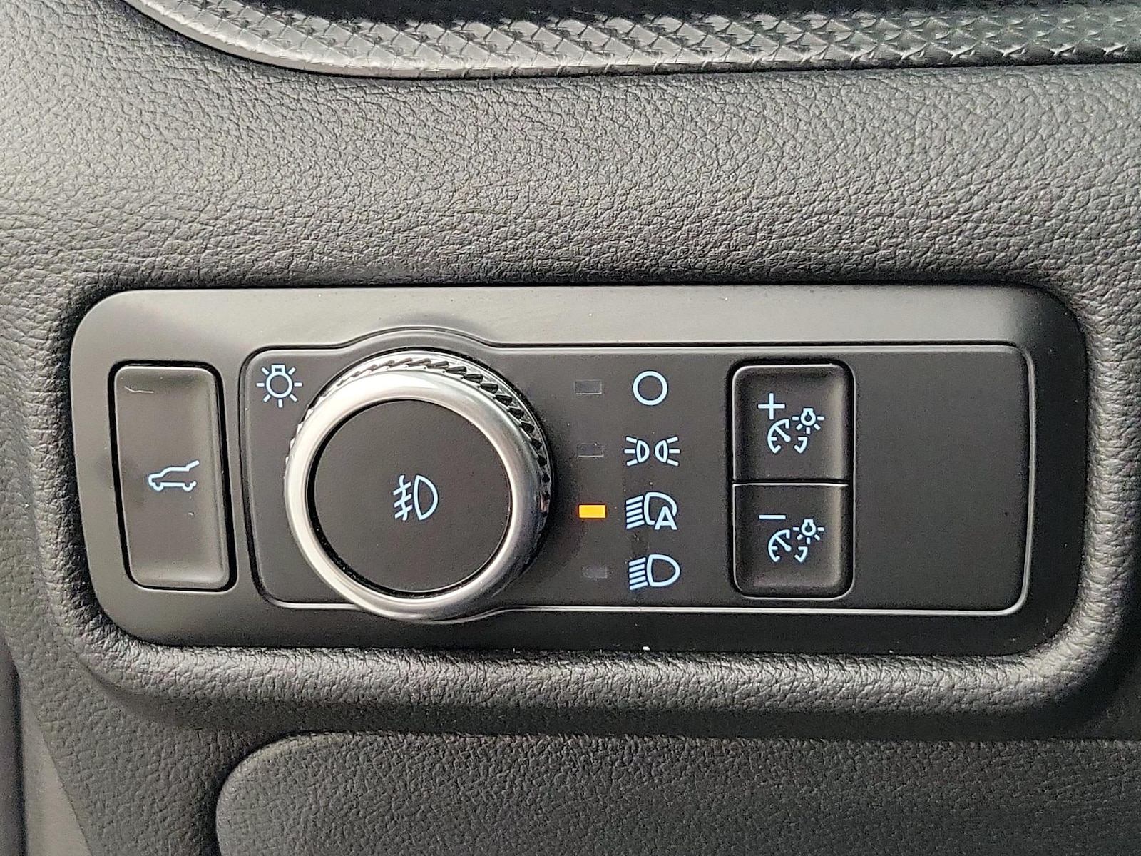 2023 Ford Explorer ST - Photo 14