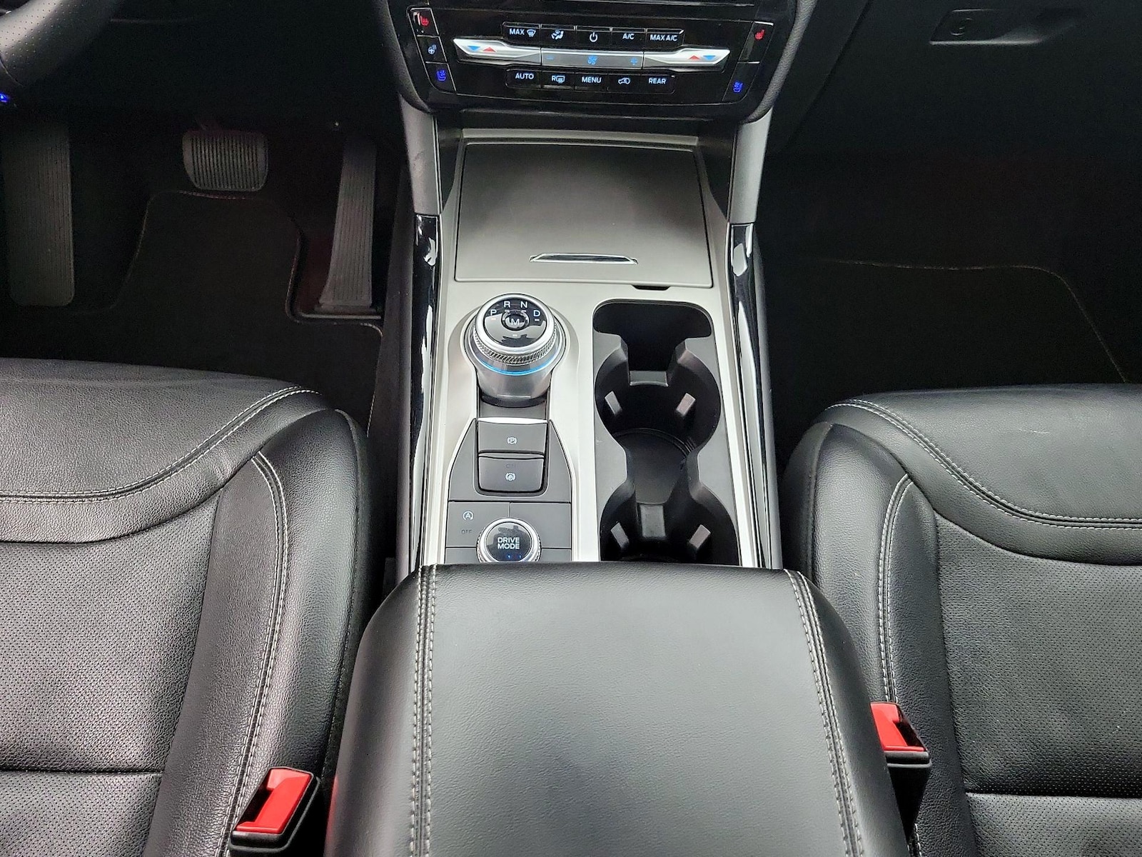 2023 Ford Explorer ST - Photo 19