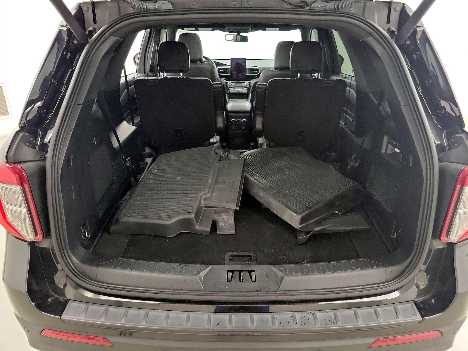 2023 Ford Explorer ST - Photo 25