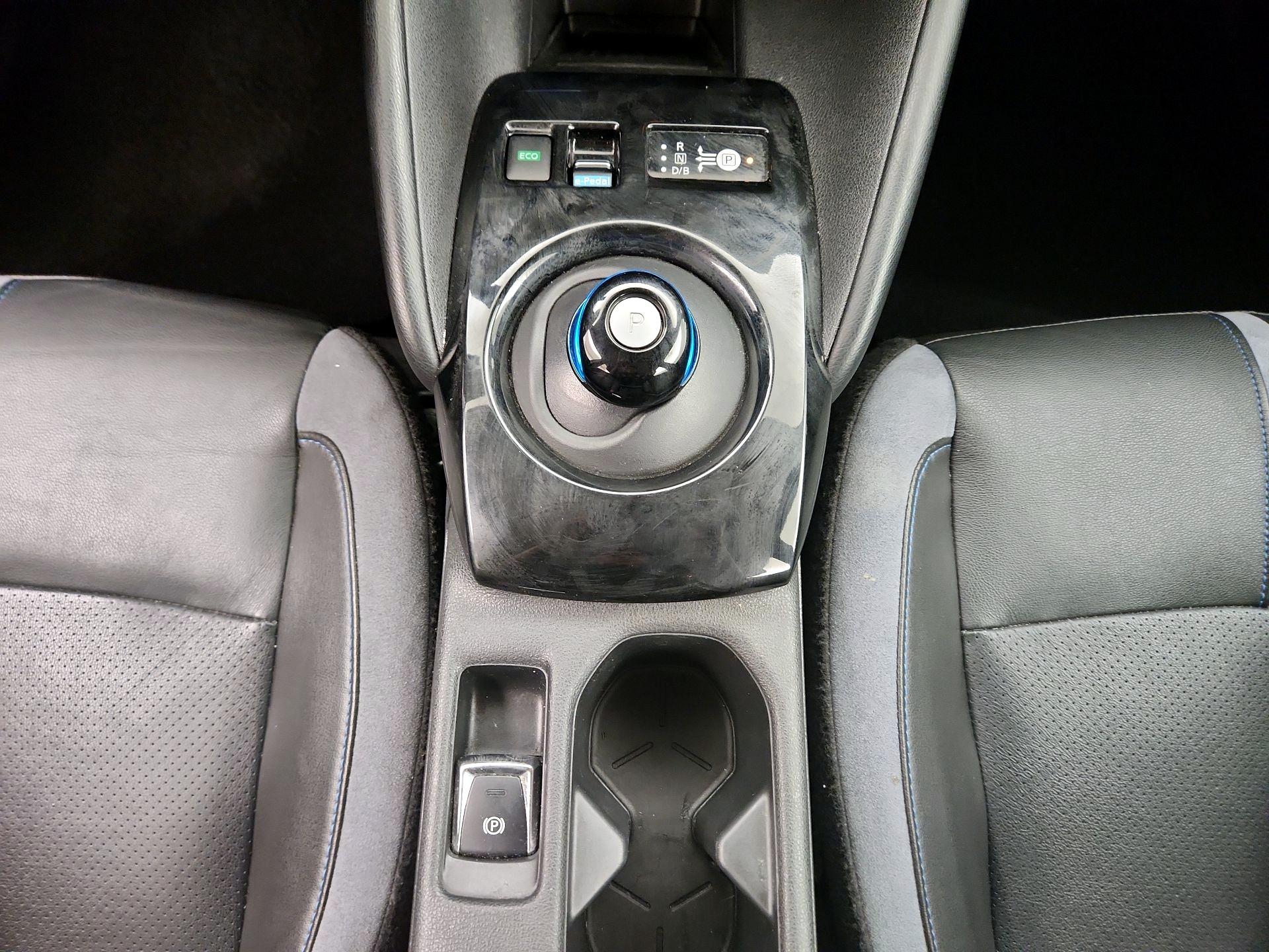 Thumbnail: 2021 Nissan Leaf - 17